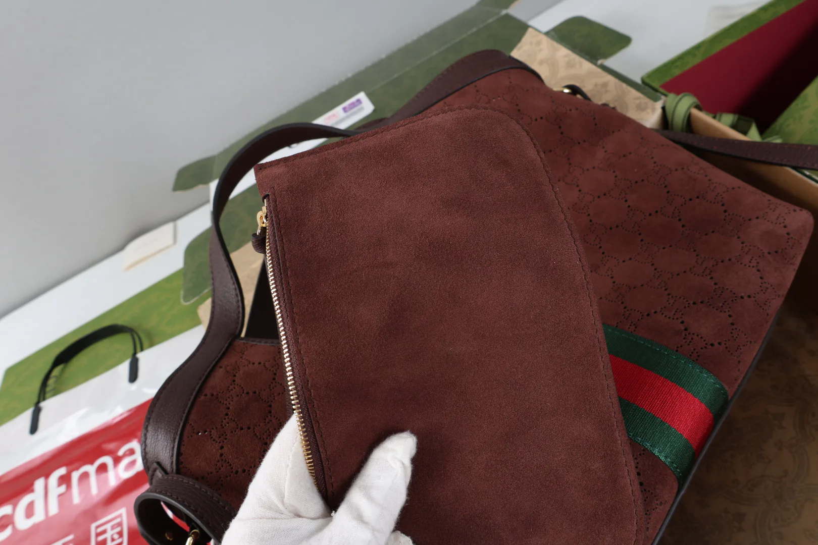 Классические Сумки Женские Gucci 18223252