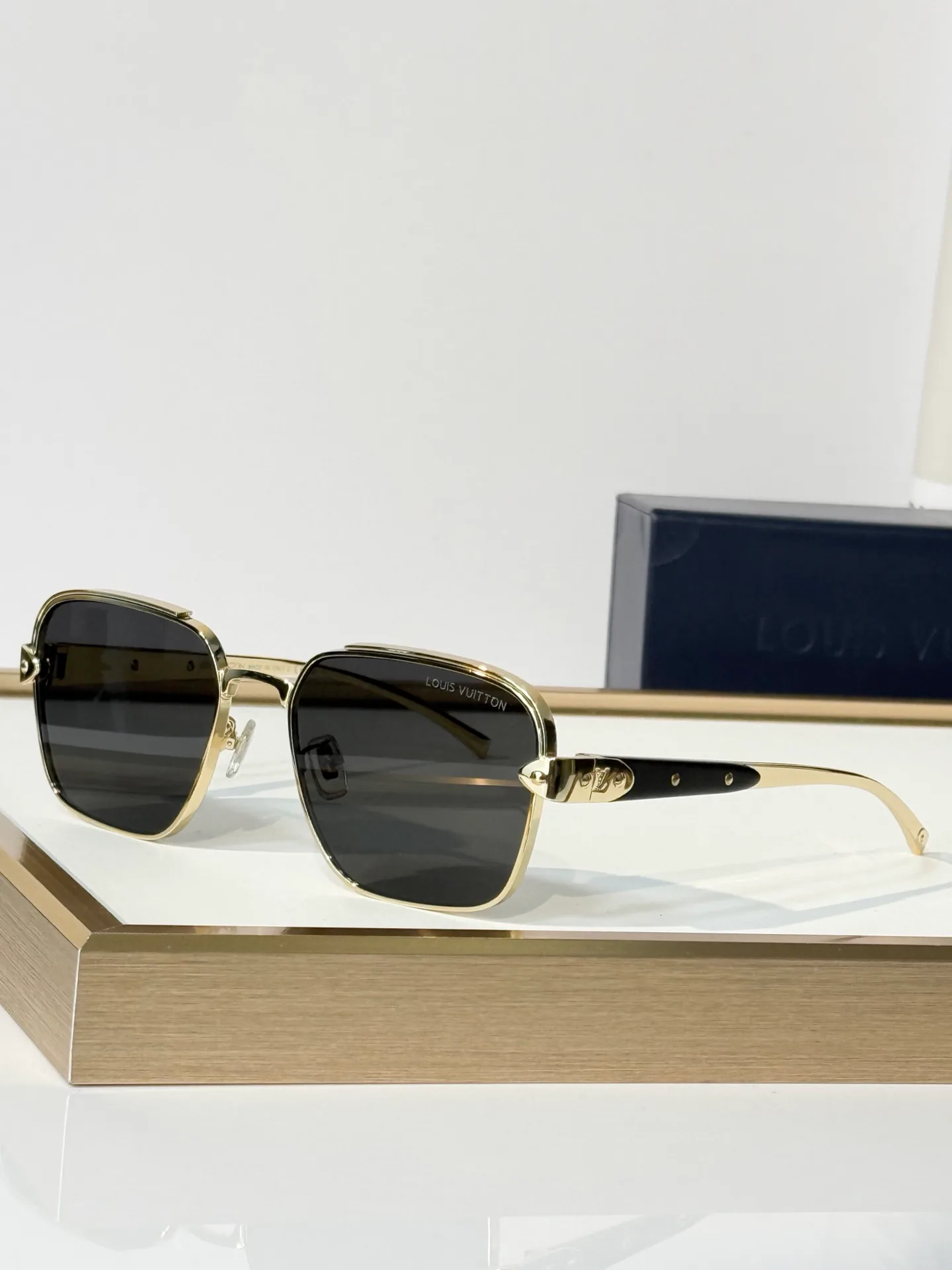 Очки Louis Vuitton 18453222