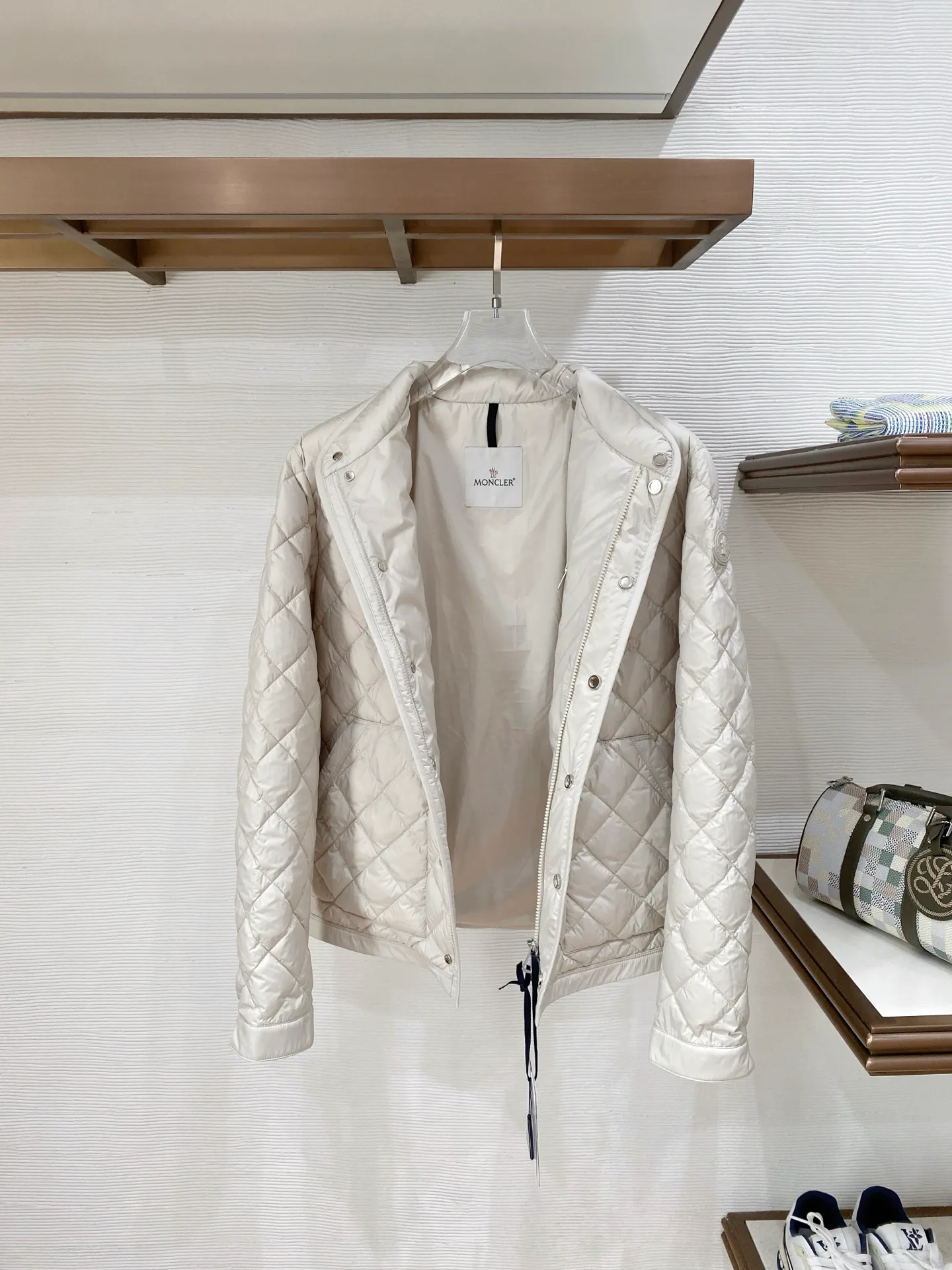 Куртки И Пуховики Женские Moncler 1749859