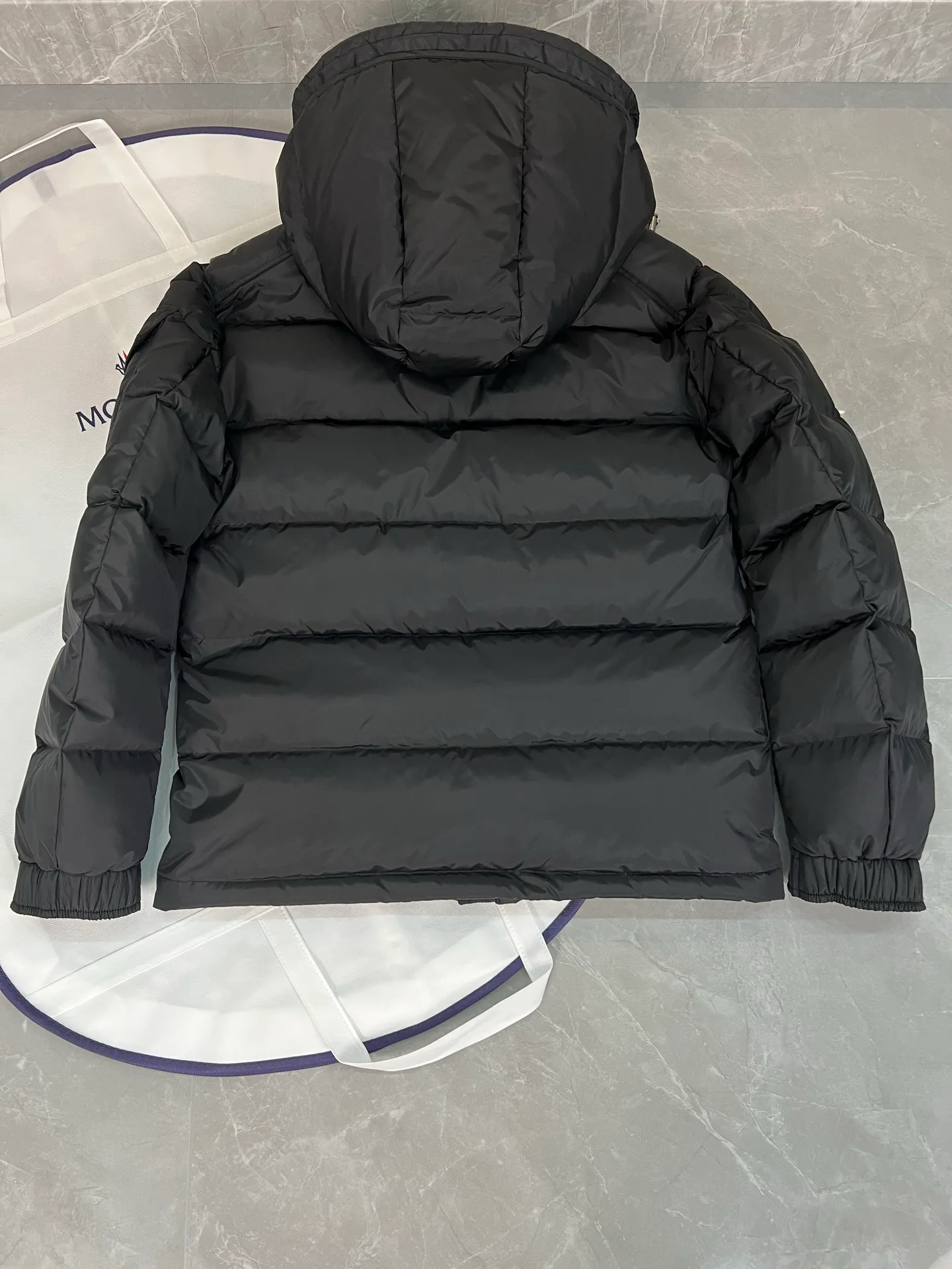 Куртки И Пуховики Женские Moncler 18599875