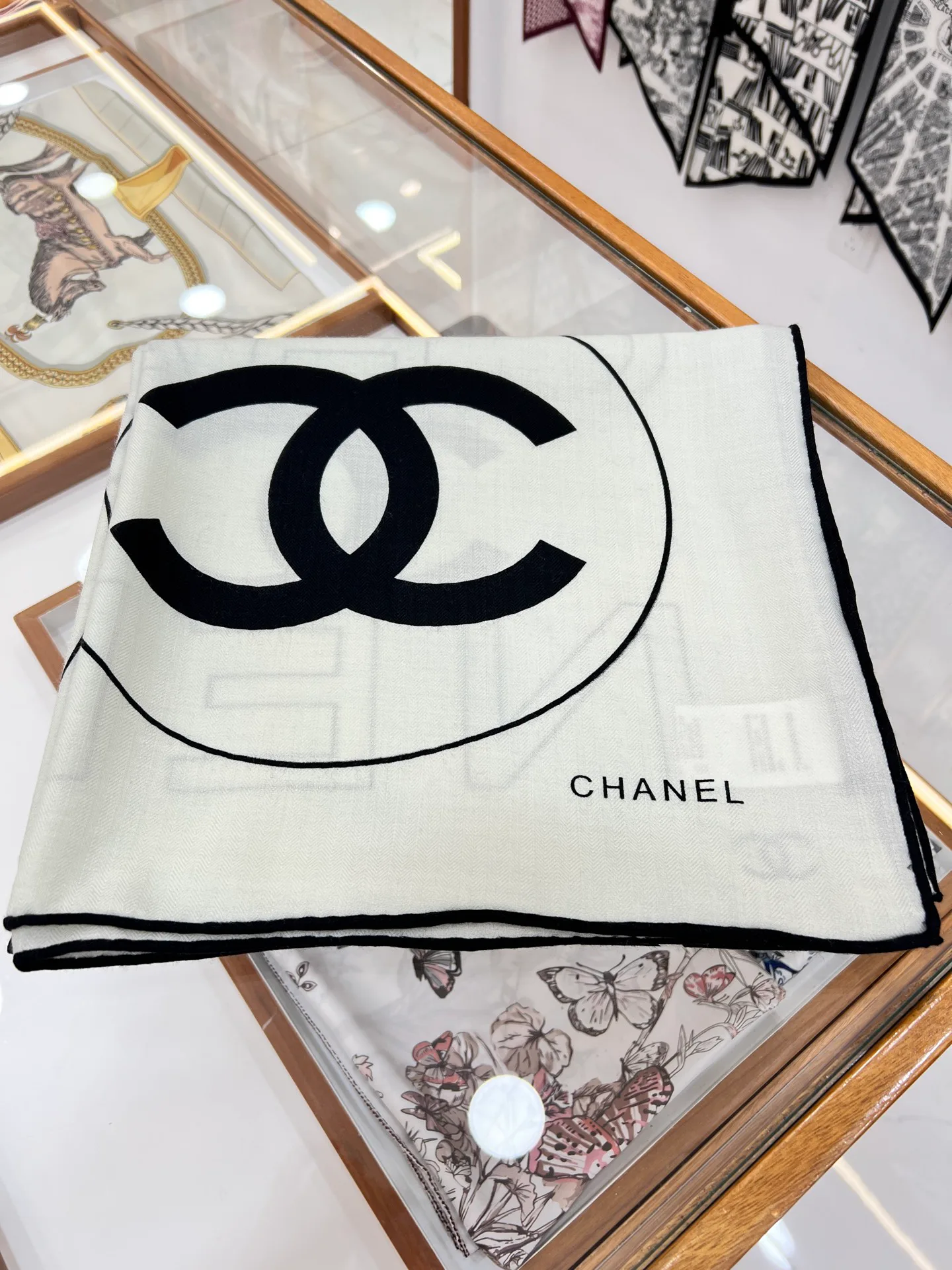 Шарфы Chanel 136711