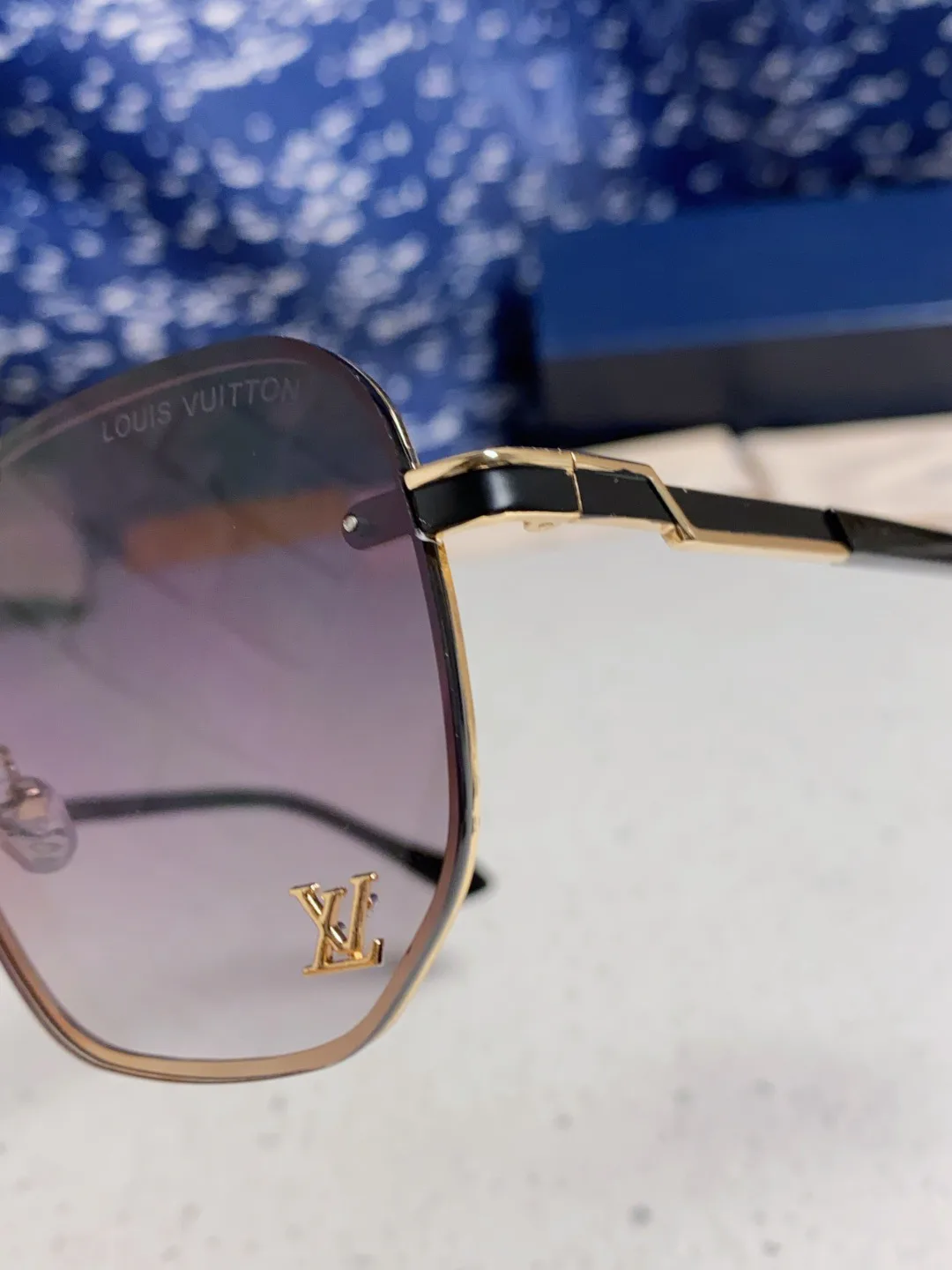 Очки Louis Vuitton 13135674