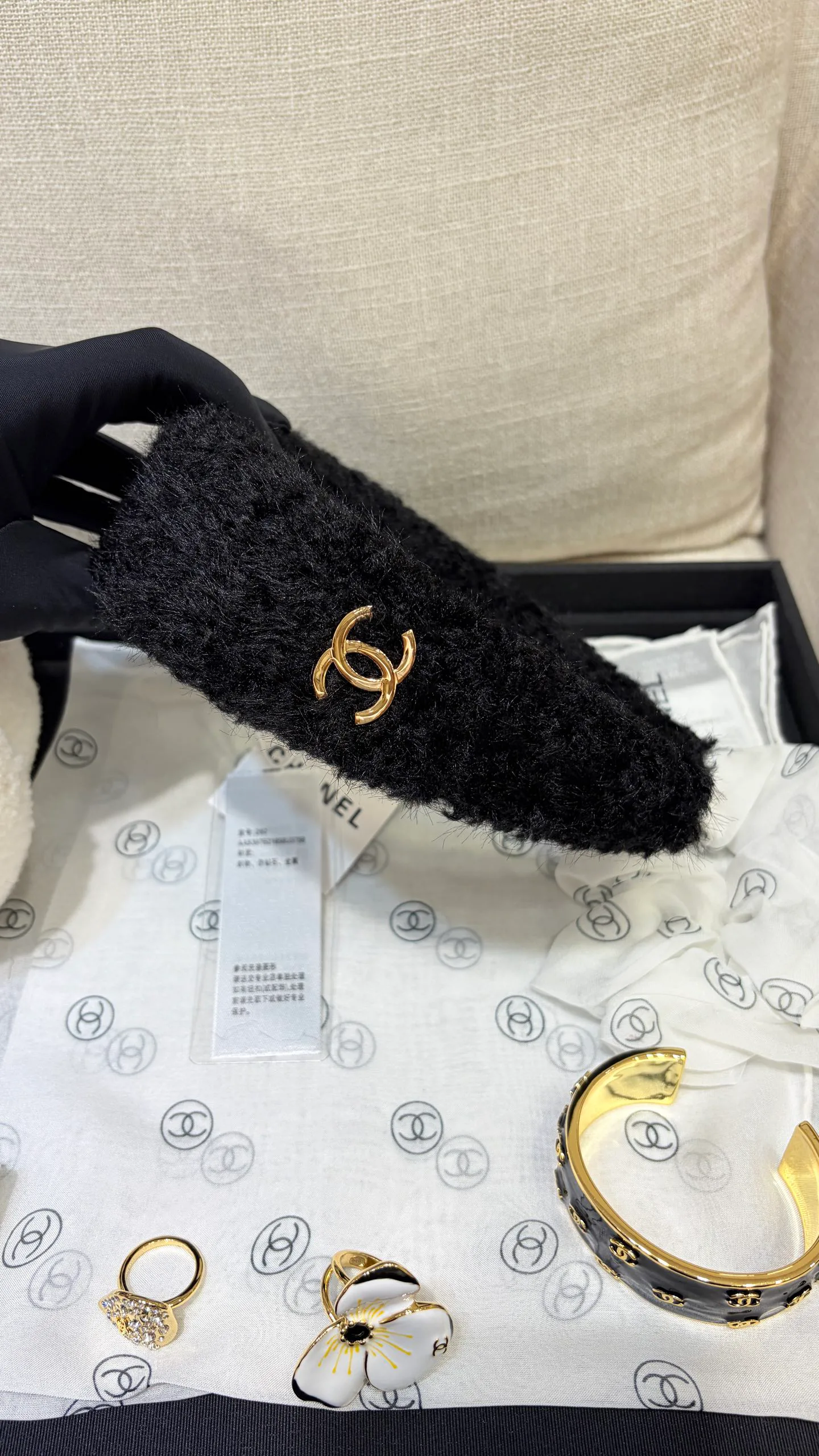 Головные Уборы Chanel 18454087