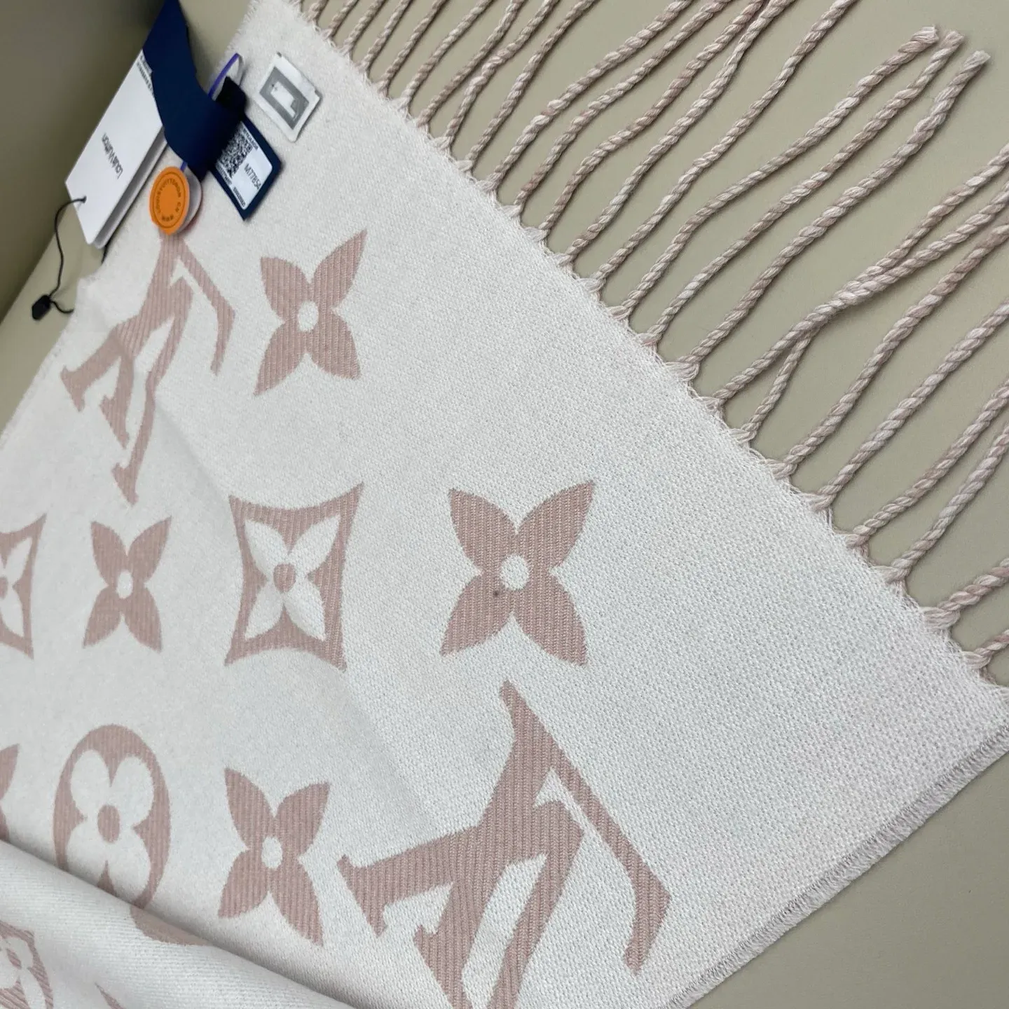 Шарфы Louis Vuitton 563343