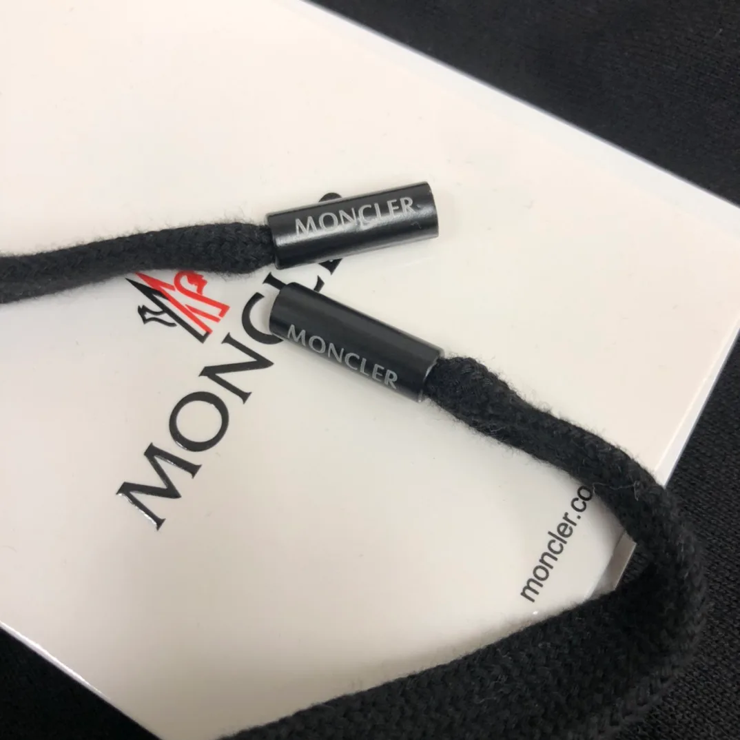 Шорты Женские Moncler 11615948