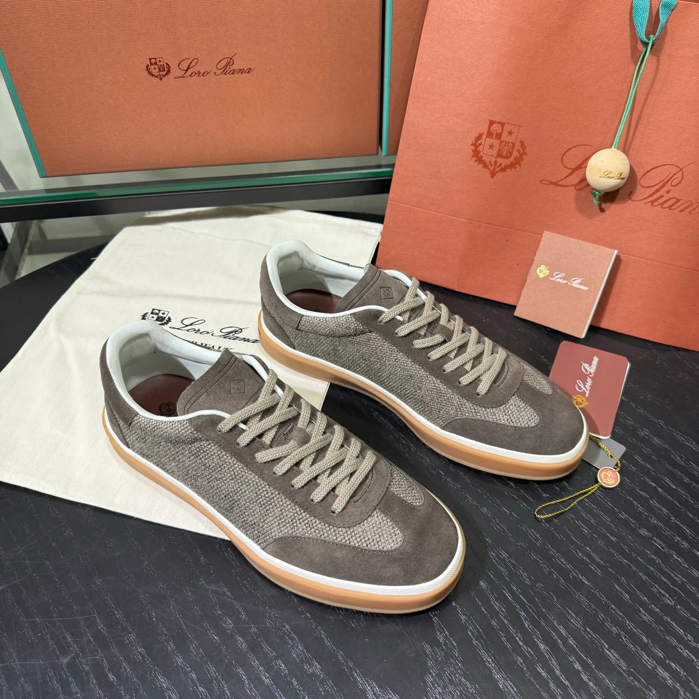 Кроссовки Женские Loro Piana 17955594