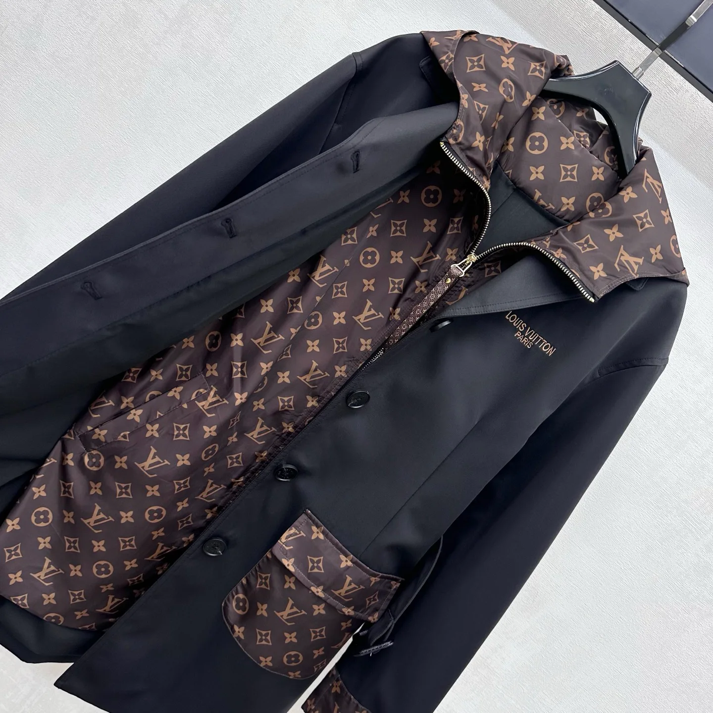 Тренчи Женские Louis Vuitton 18555706
