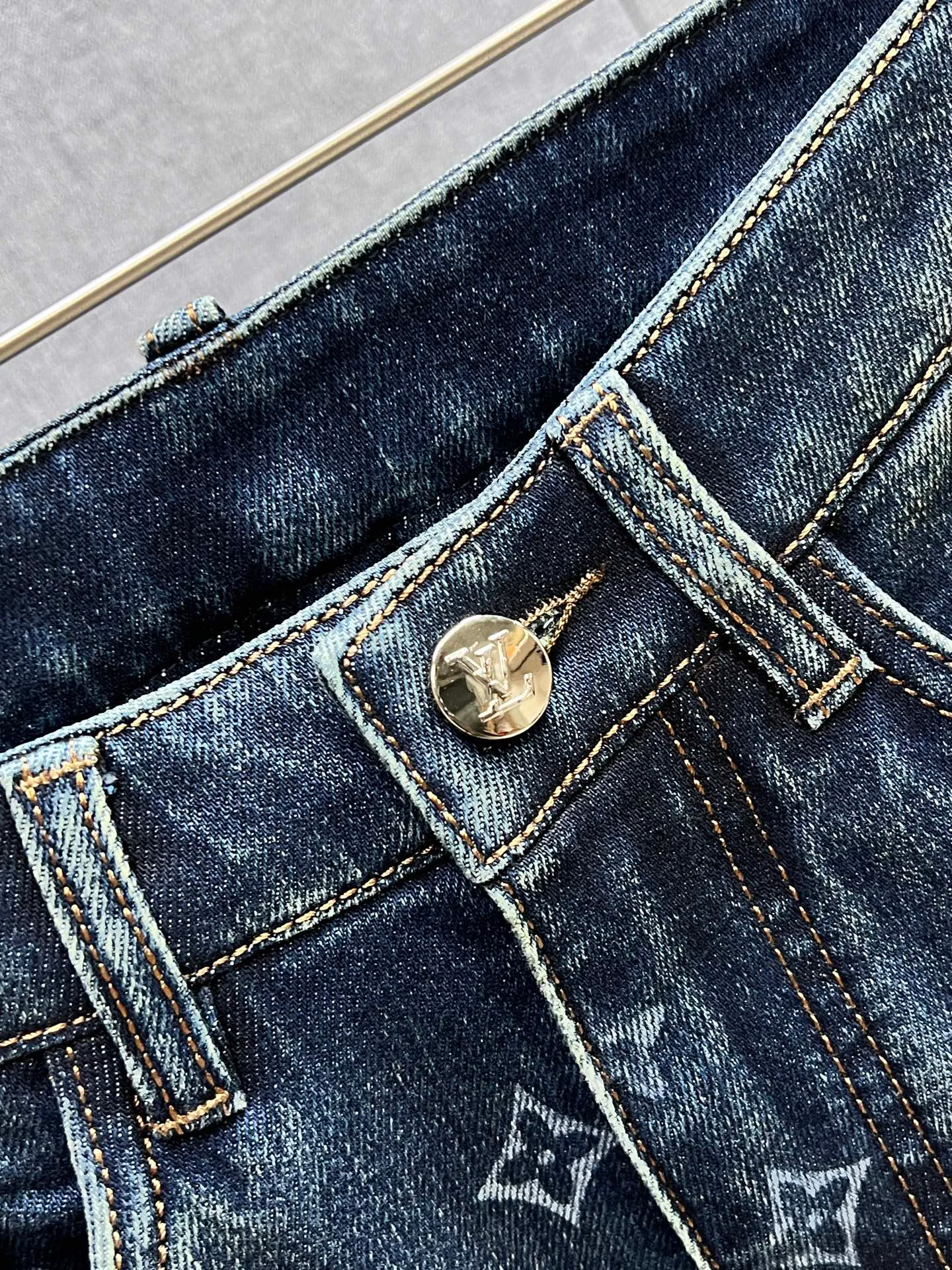 Джинсы Мужские Louis Vuitton 18097847