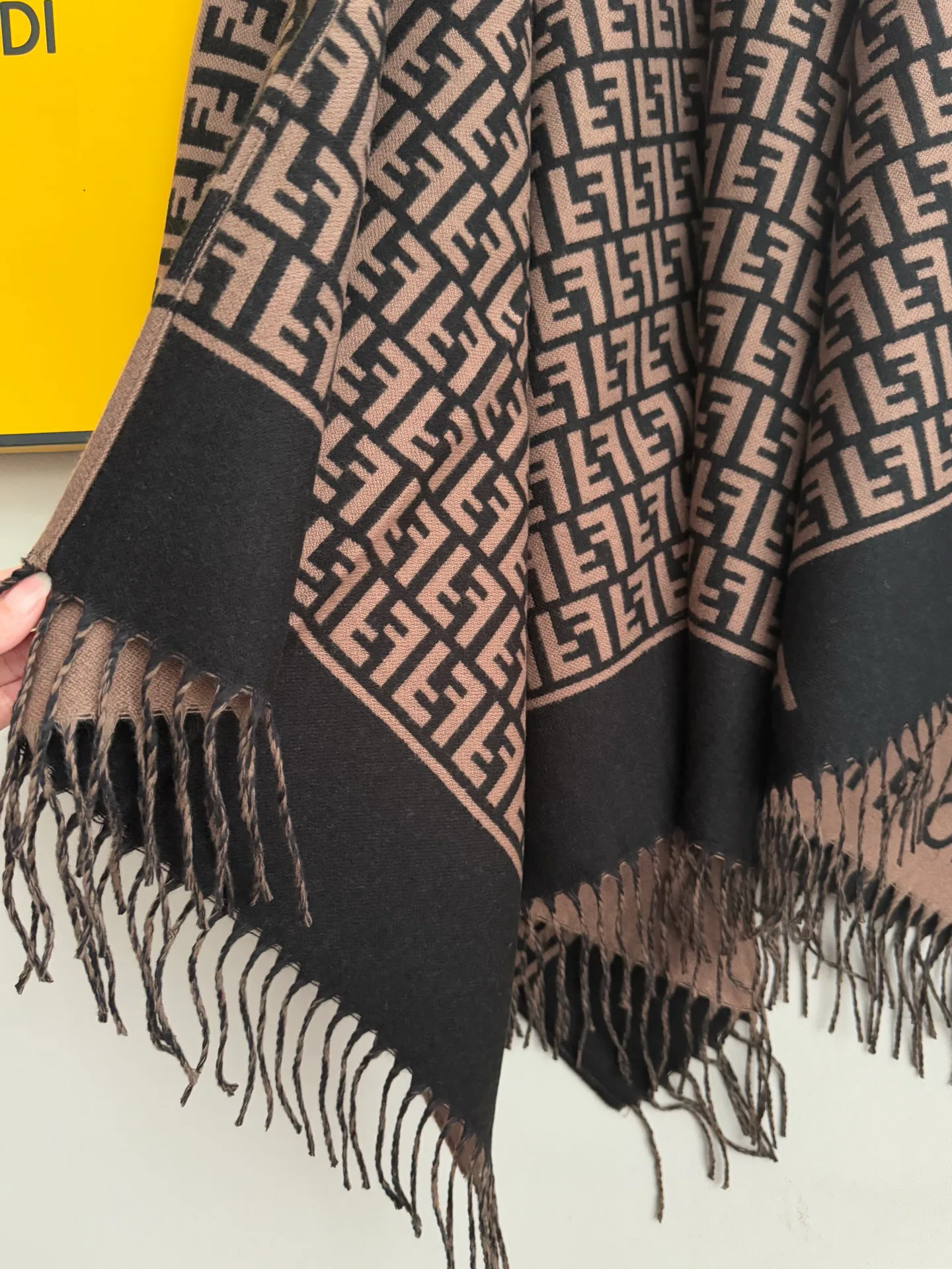 Пальто Женские Fendi 18974519