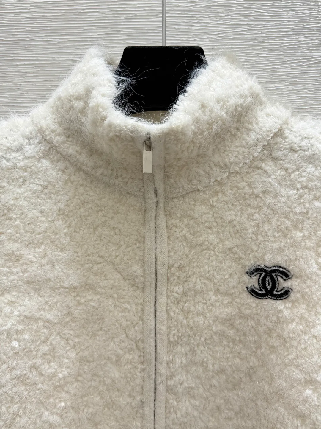 Жилеты Женские Chanel 19005663