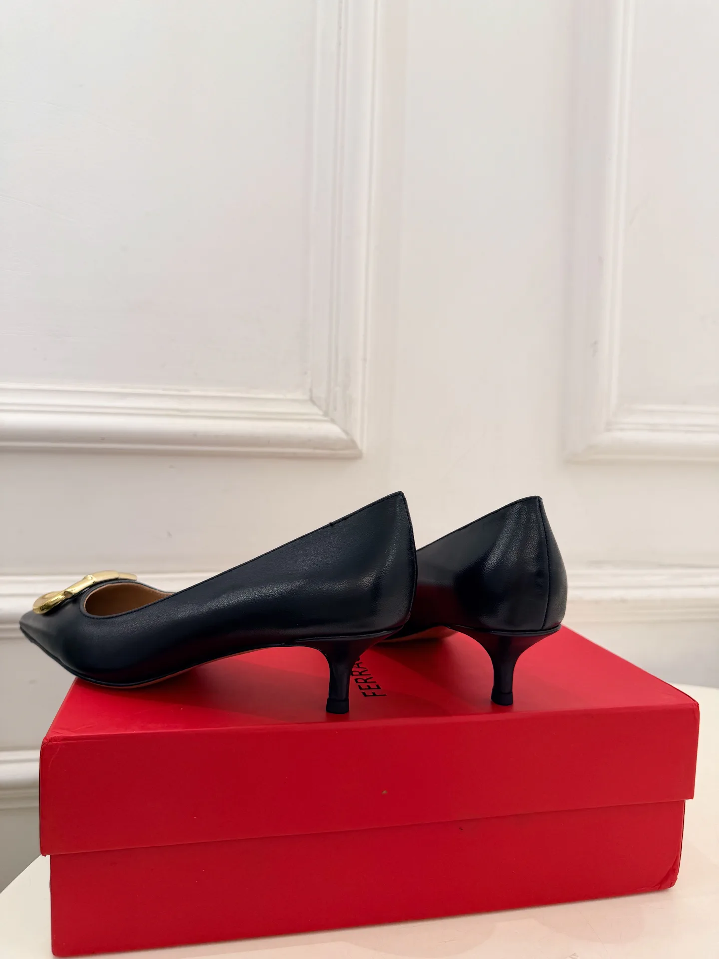 Туфли Женские Salvatore Ferragamo 18034110
