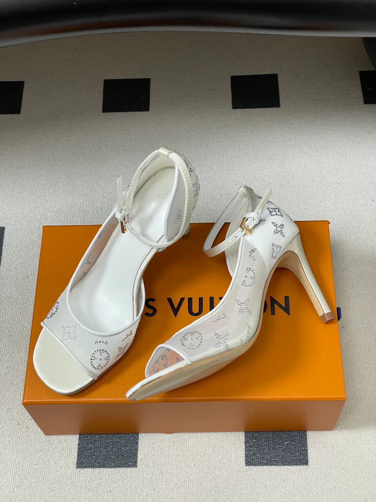 Босоножки Женские Louis Vuitton 11628683