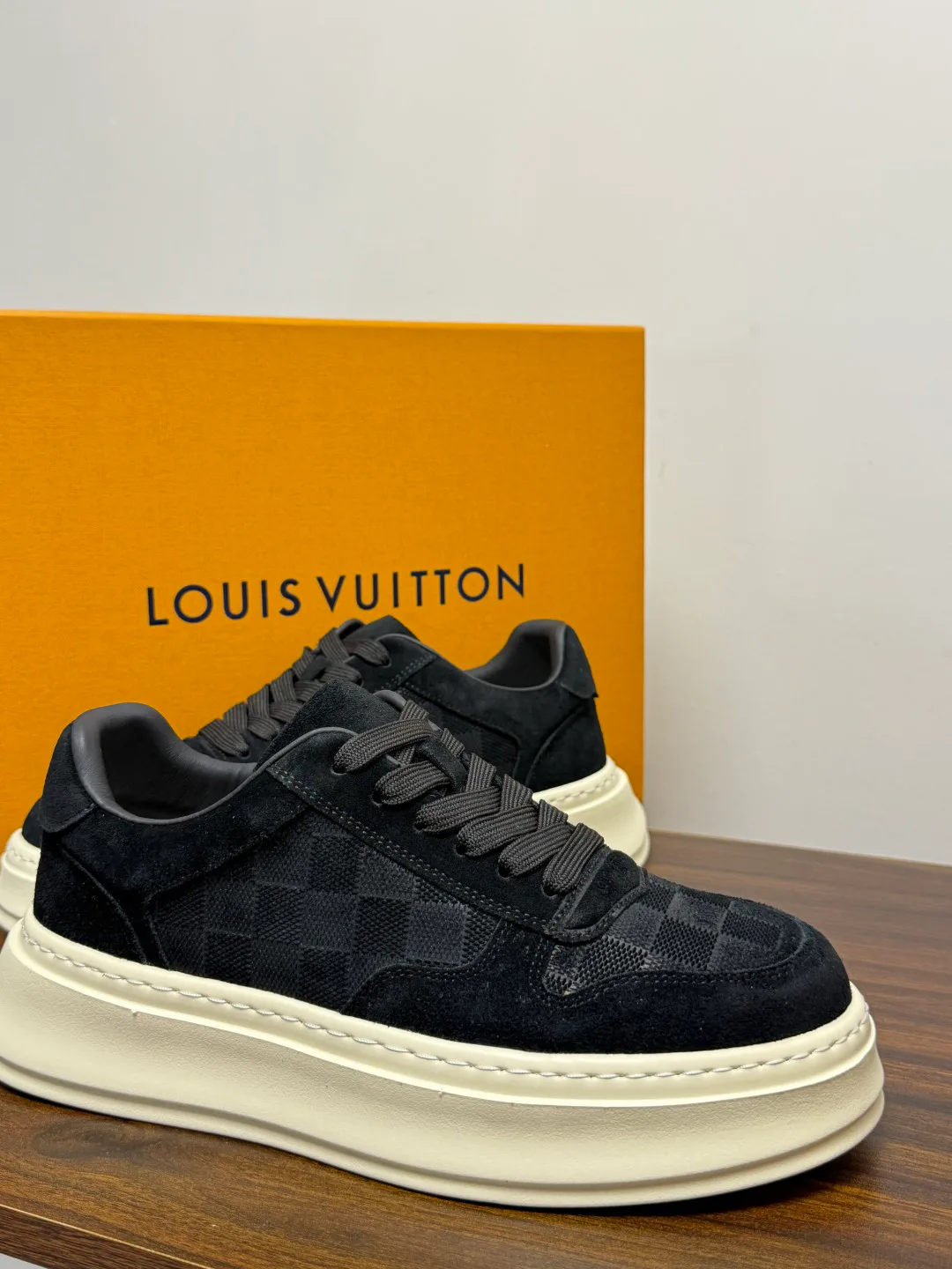 Кроссовки Мужские Louis Vuitton 19569377