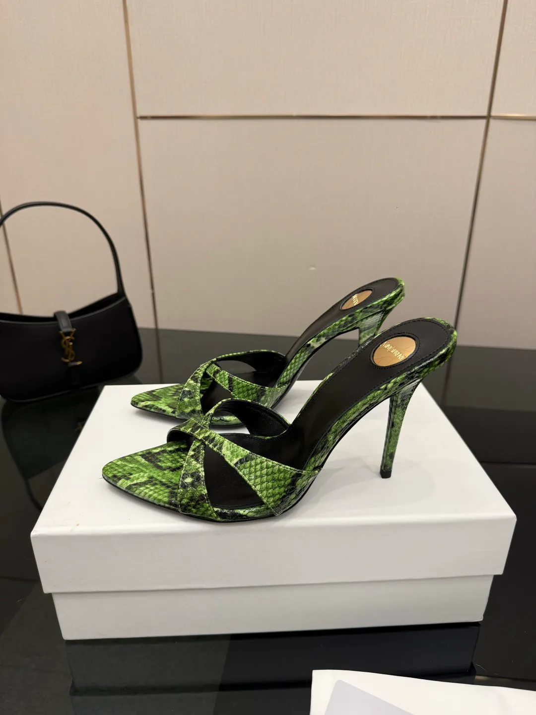 Босоножки Женские Saint Laurent 11409901