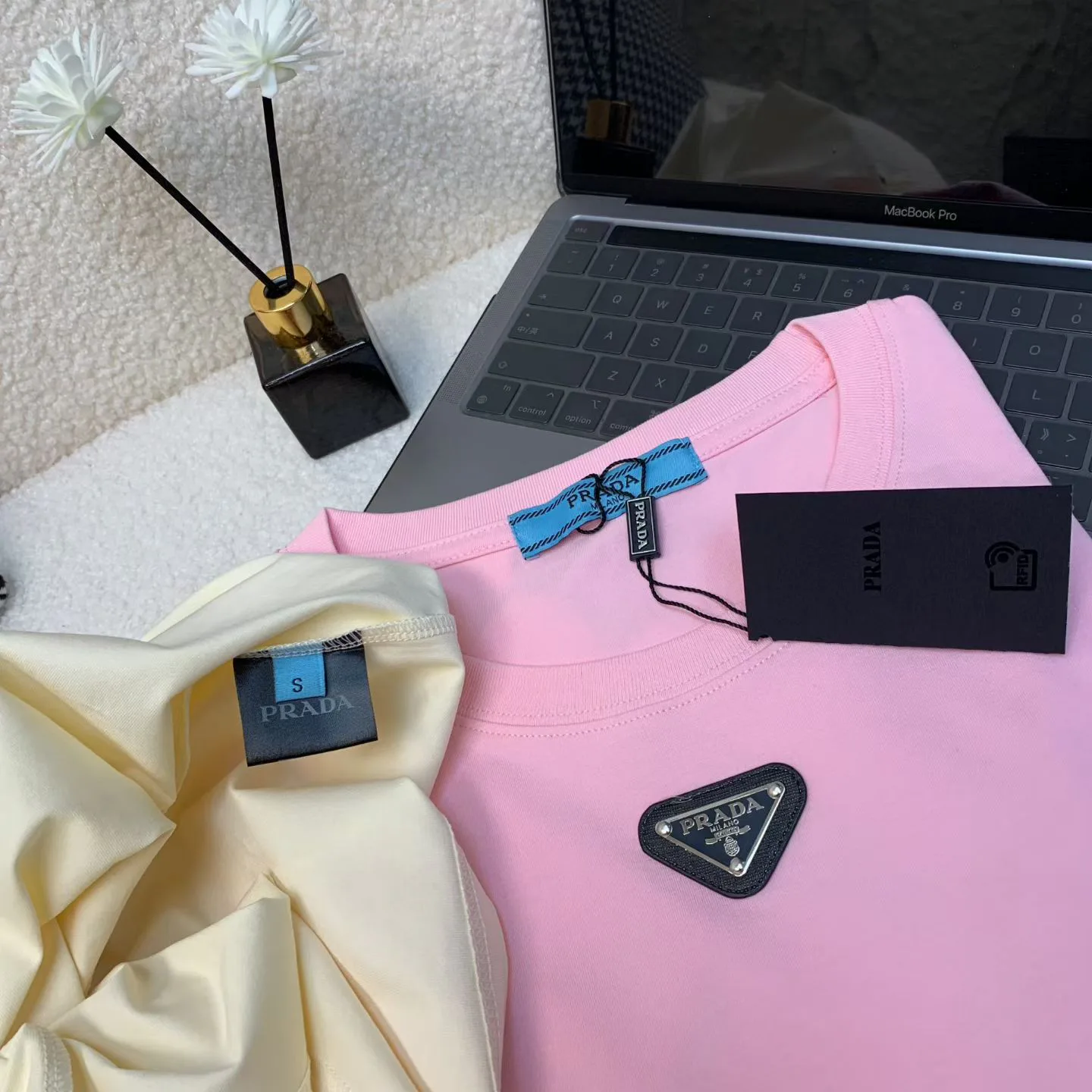 Футболки Женские Prada 1495490
