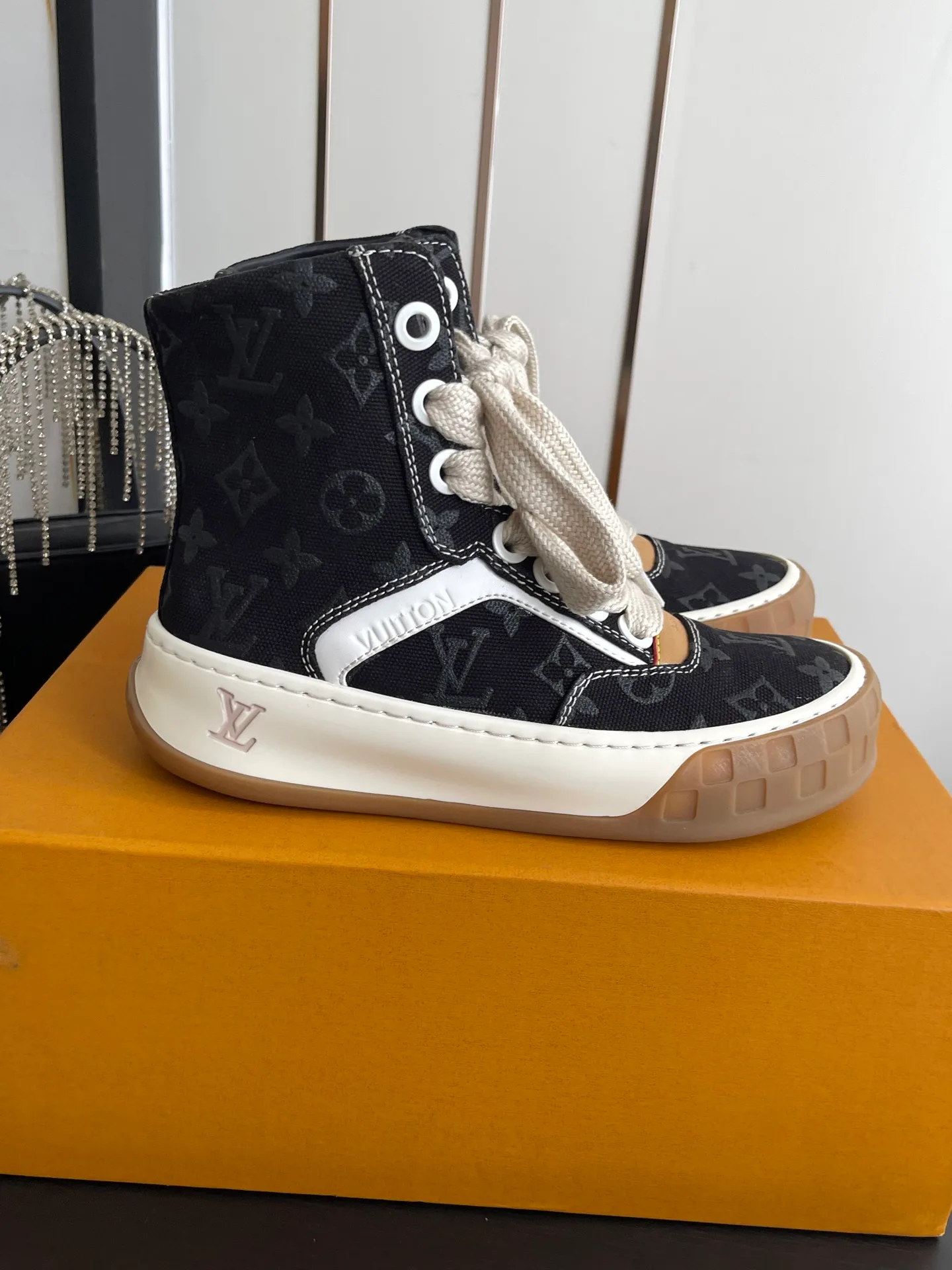 Кроссовки Женские Louis Vuitton 17673245