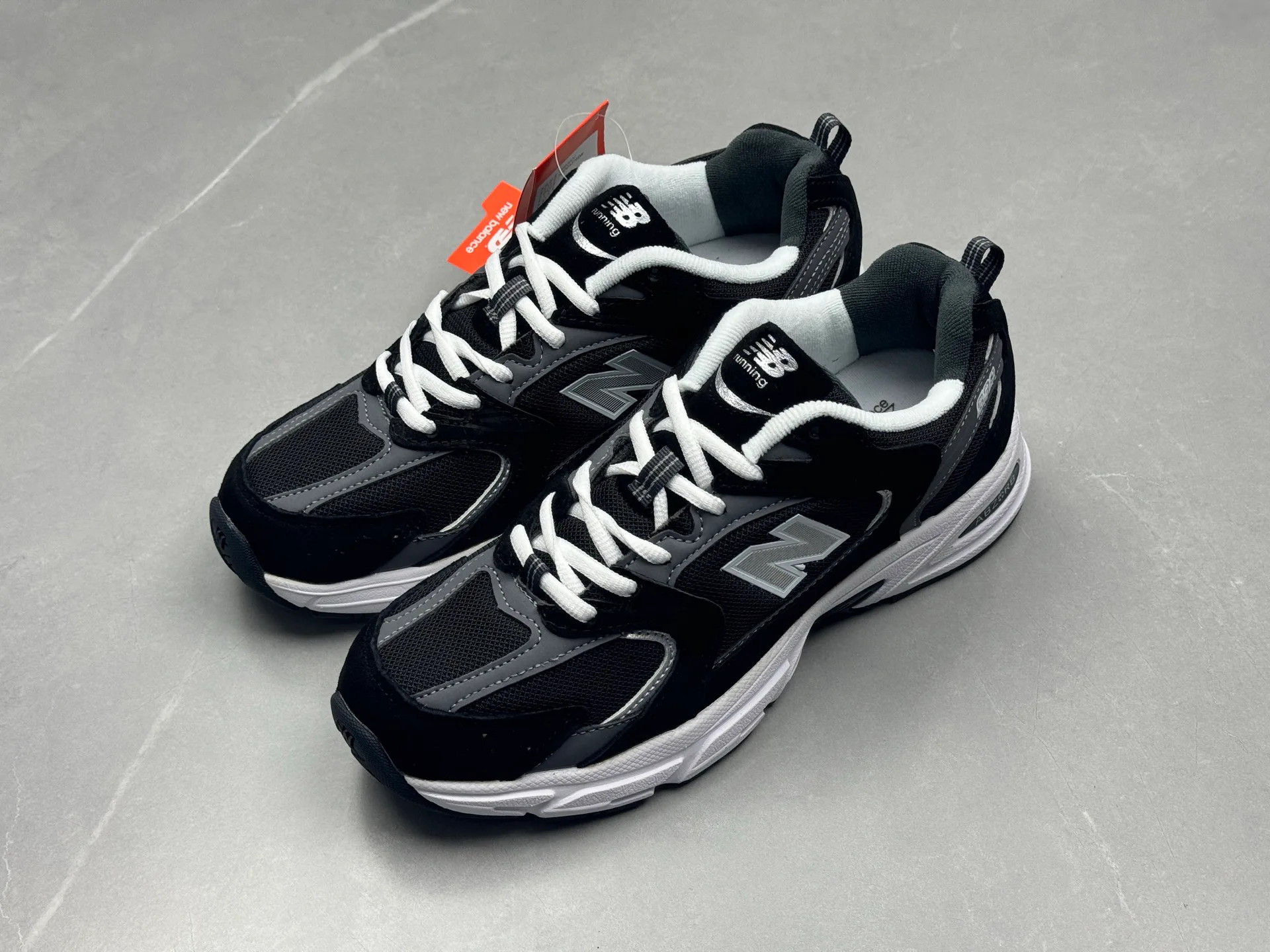 Кроссовки Женские New Balance 34900