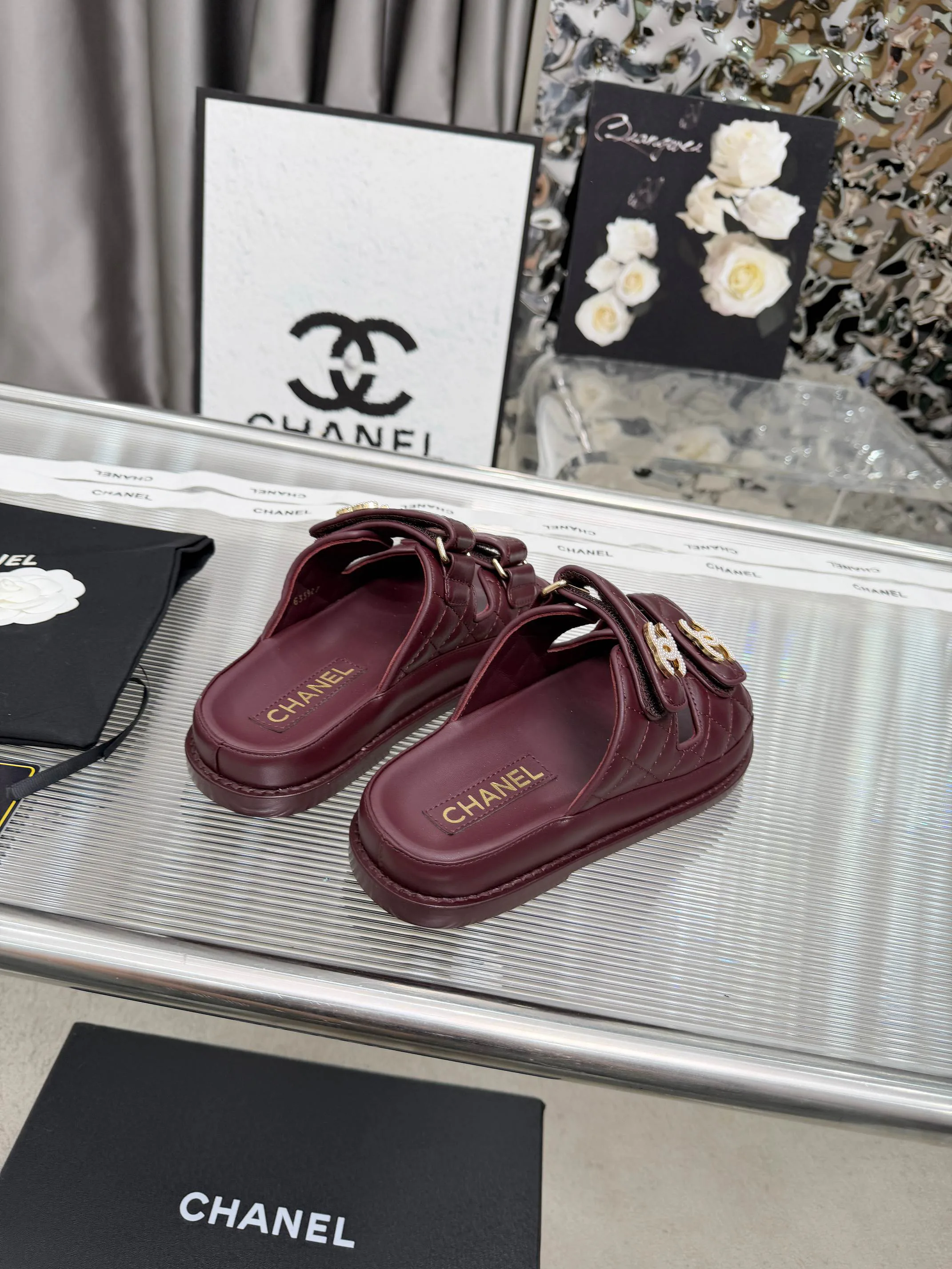 Шлепанцы Женские Chanel 10437070