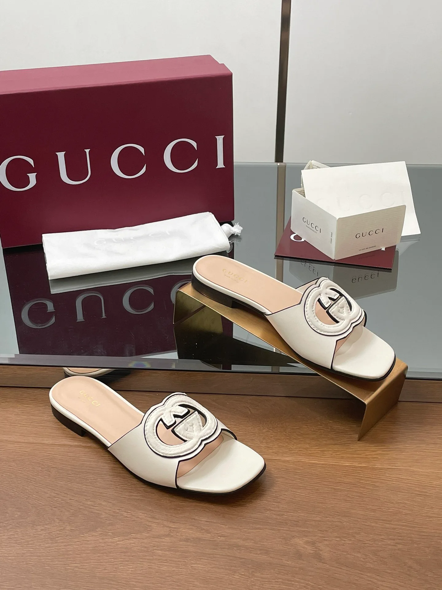 Шлепанцы Женские Gucci 11575