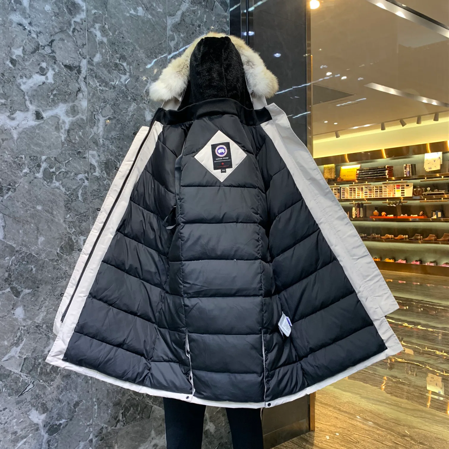 Пуховики Женские Canada Goose 64140