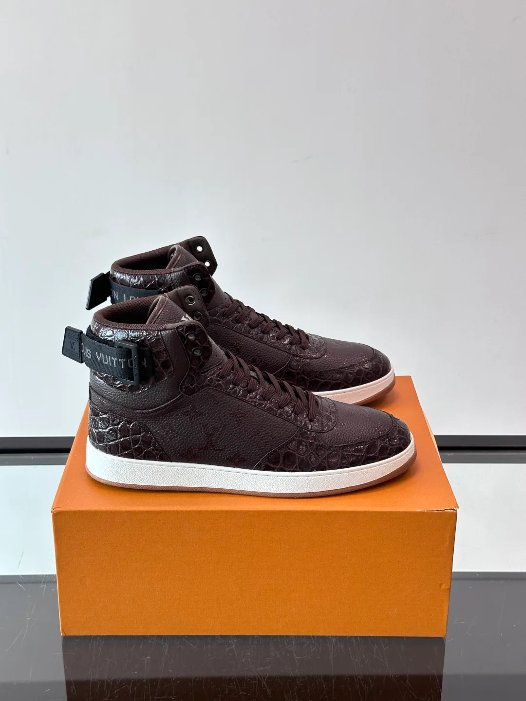 Кроссовки Мужские Louis Vuitton 18400596