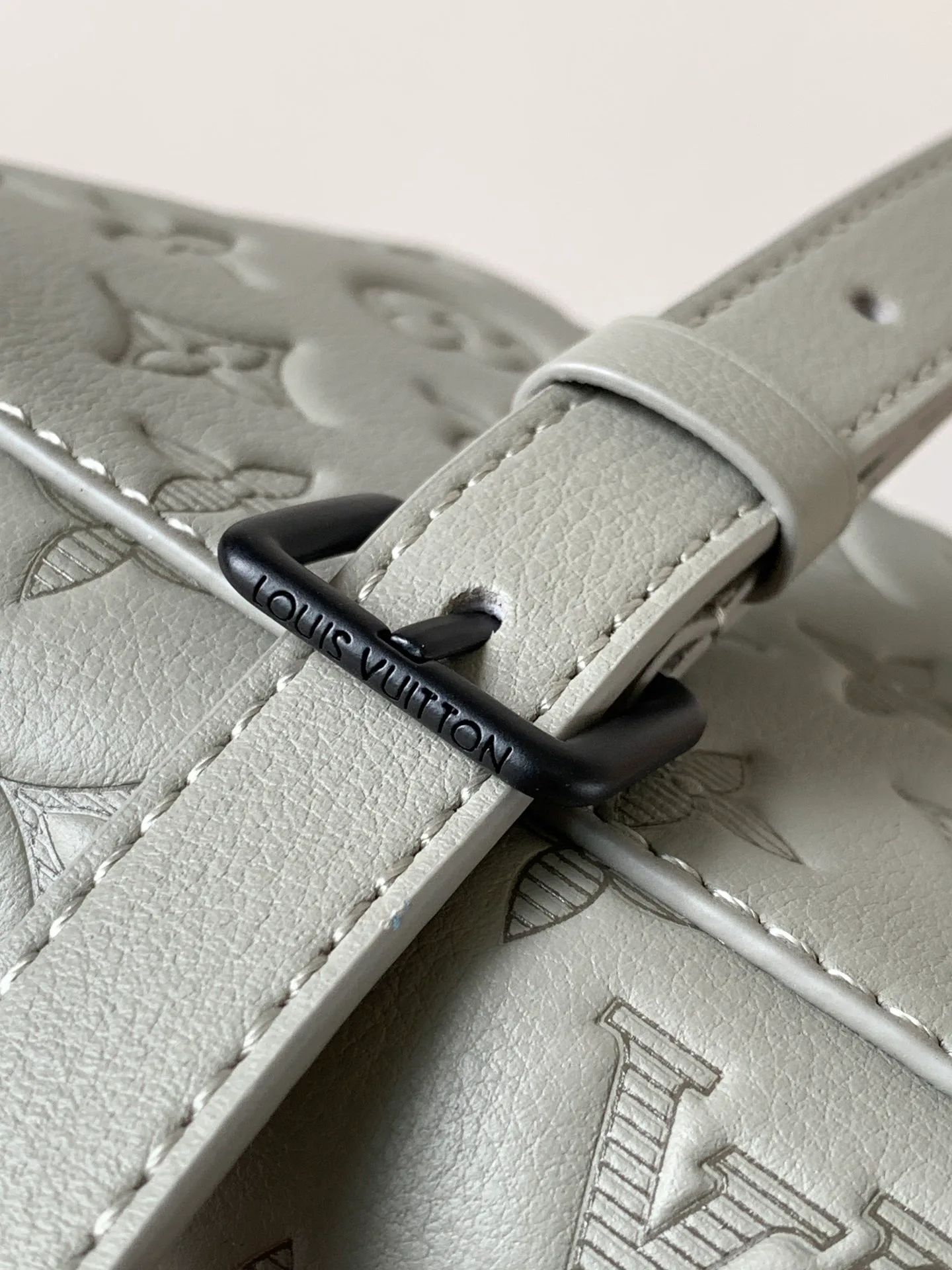 Сумки На Ремне Женские Louis Vuitton 13435236
