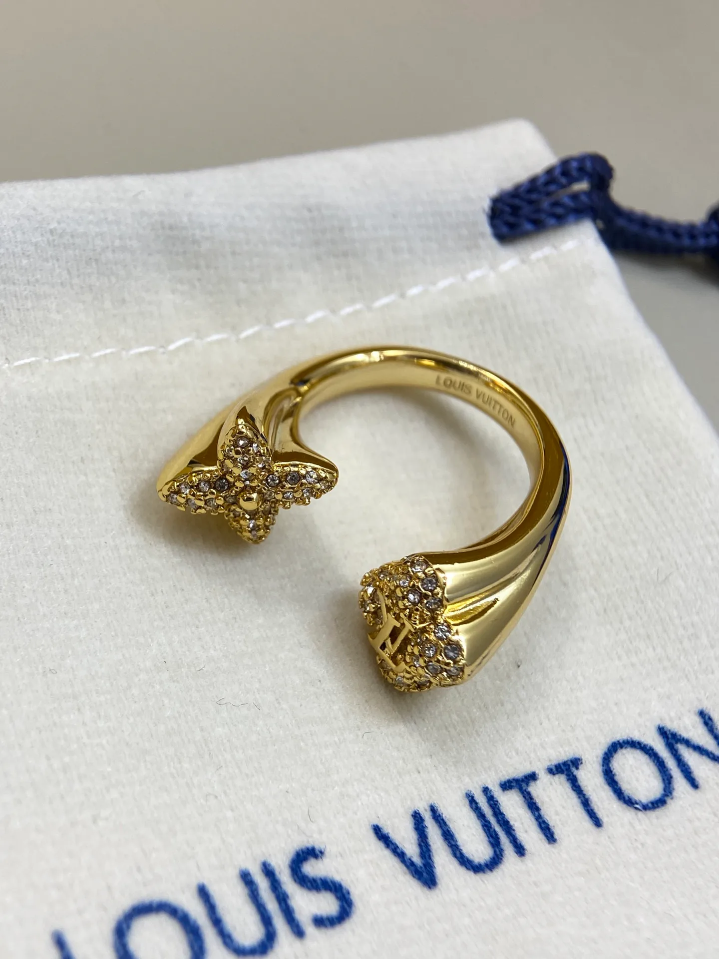 Бижутерия Louis Vuitton 17821898