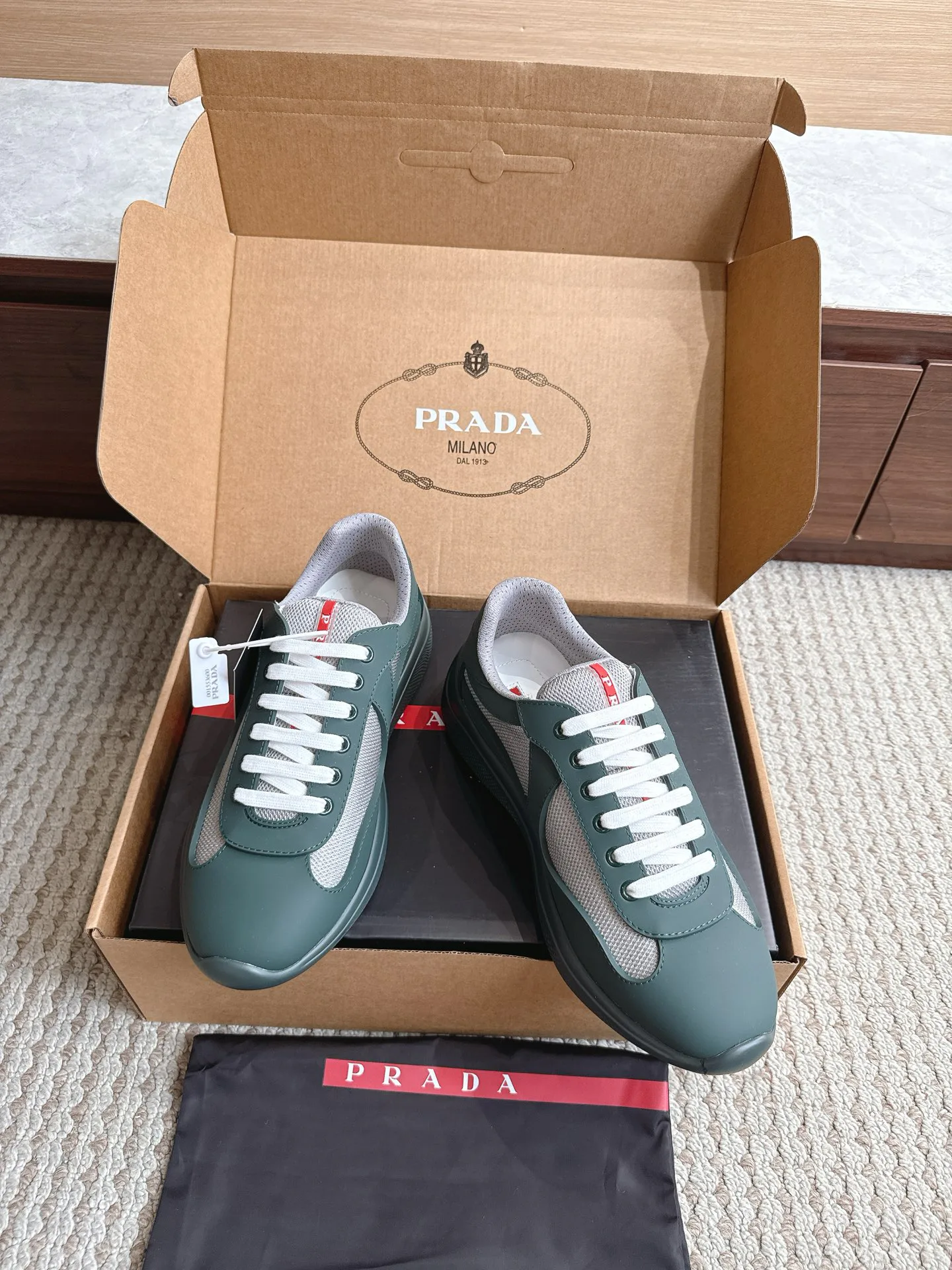 Кроссовки Женские Prada 17470437