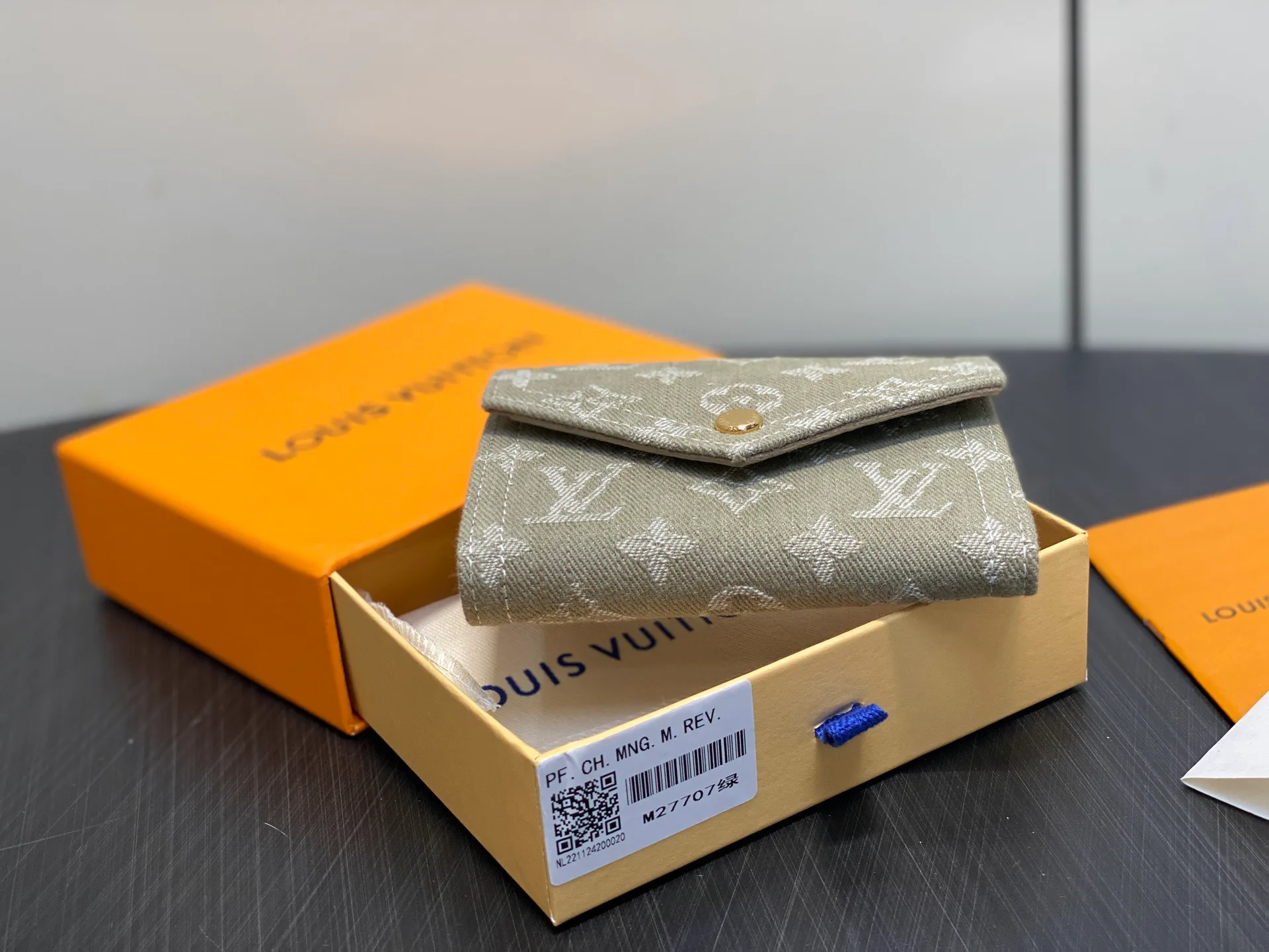 Клатчи Женские Louis Vuitton 12978380