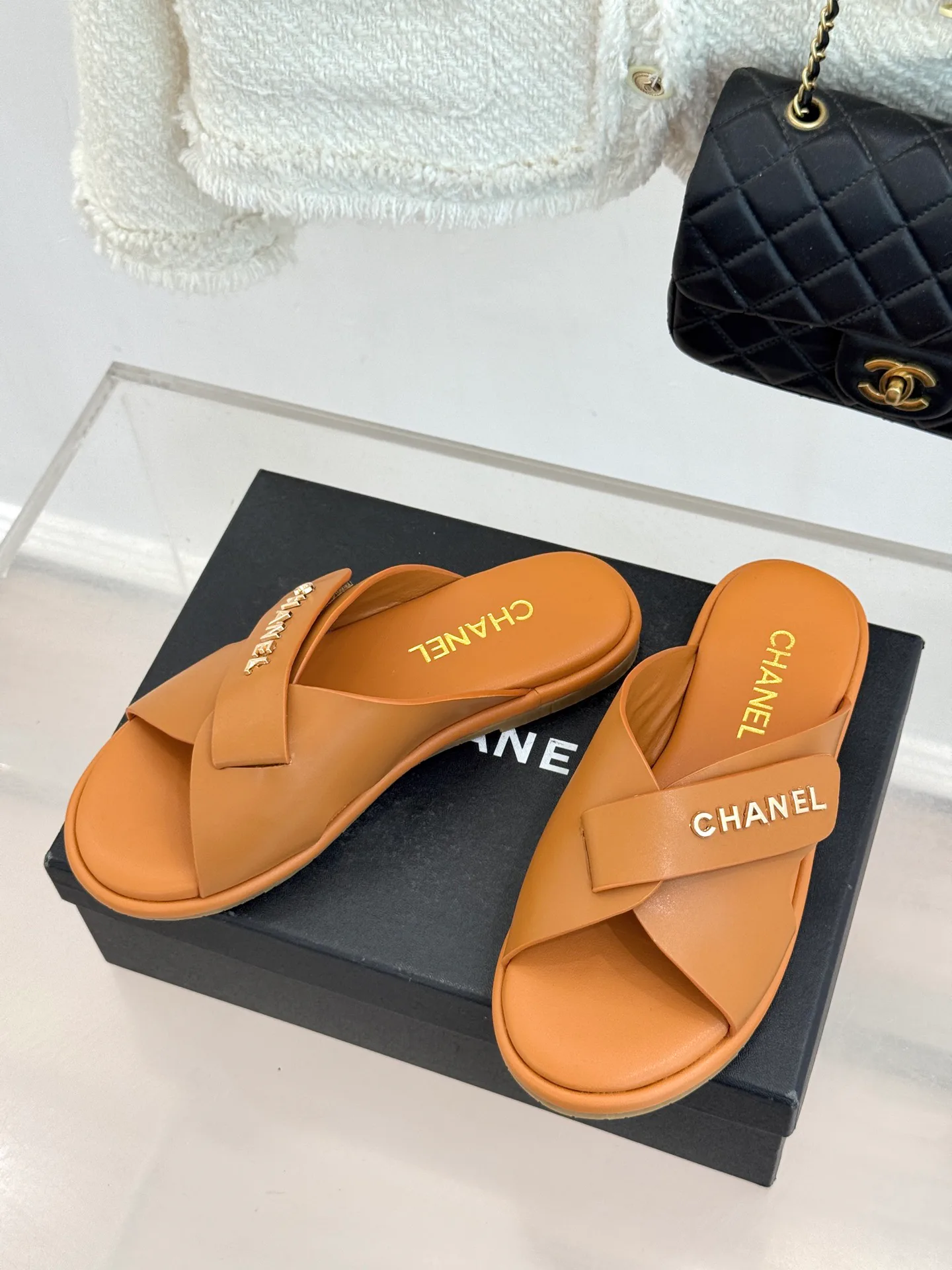 Шлепанцы Женские Chanel 12330963