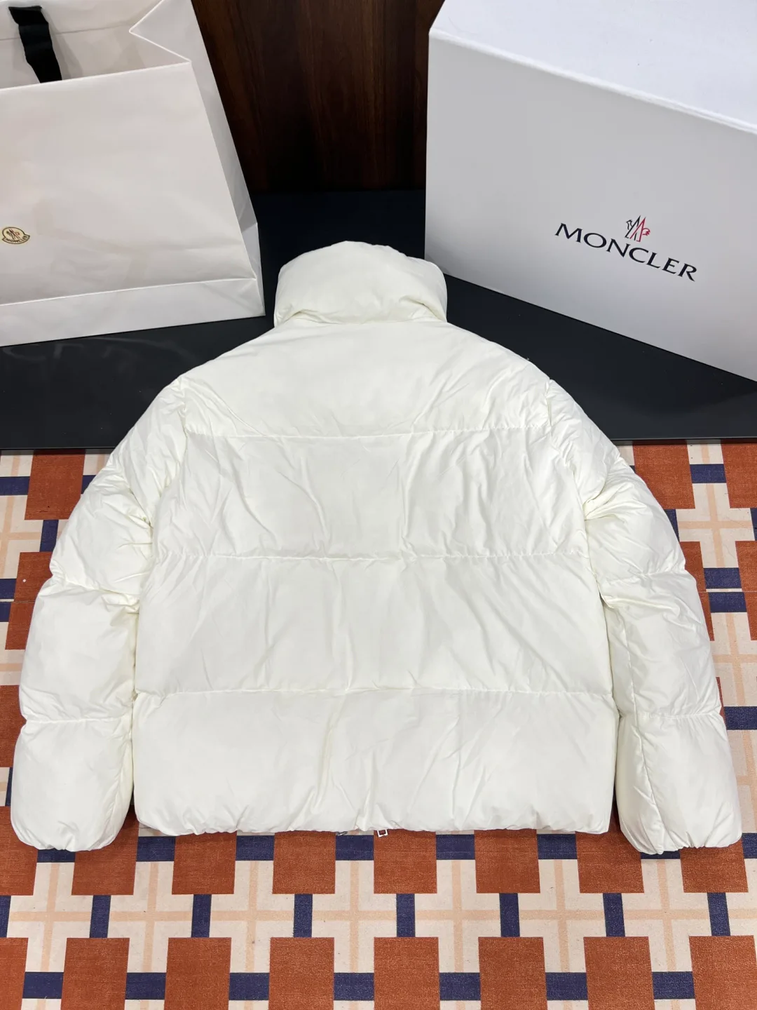 Куртки И Пуховики Женские Moncler 18127862