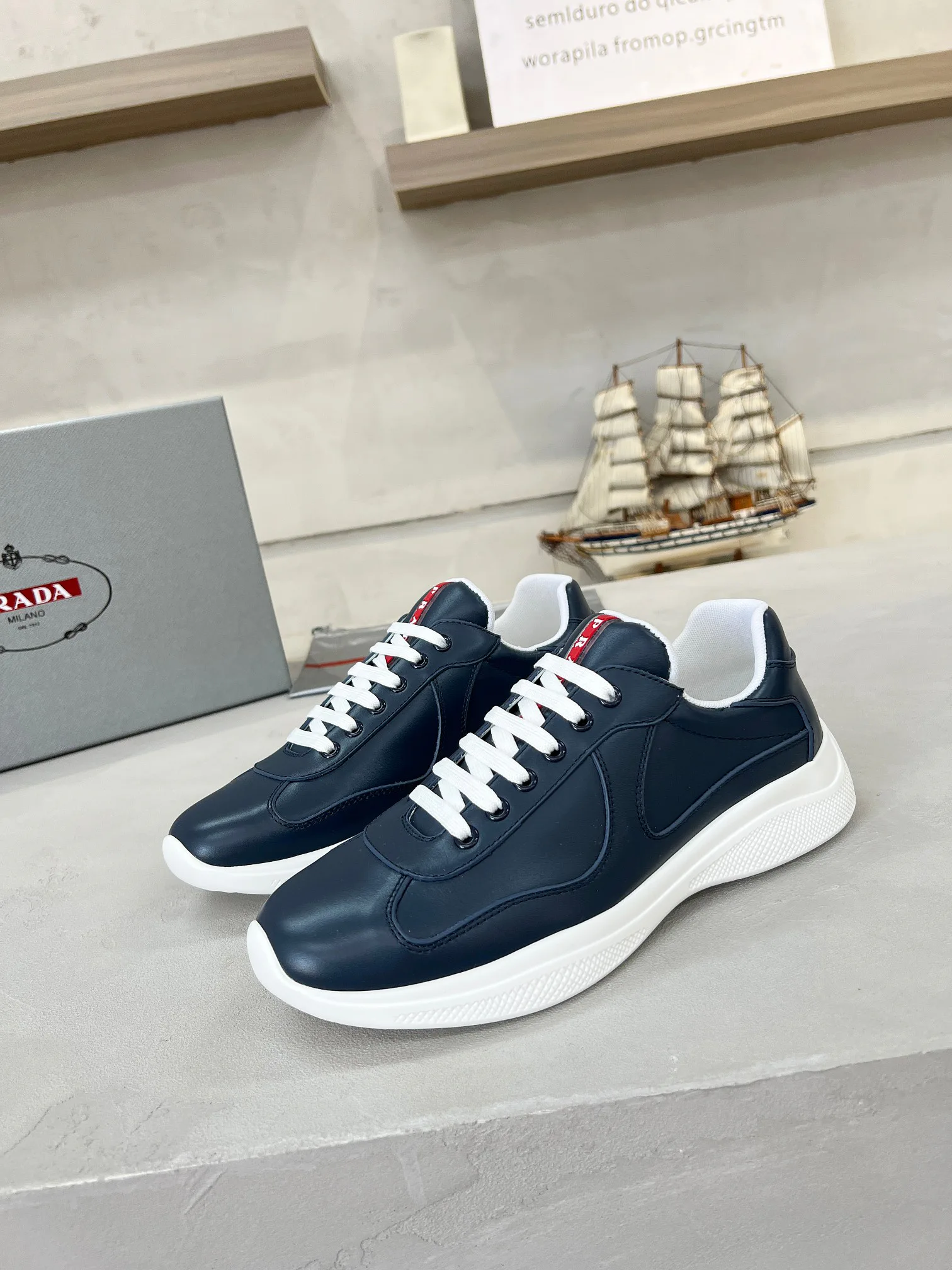 Кроссовки Женские Prada 15120