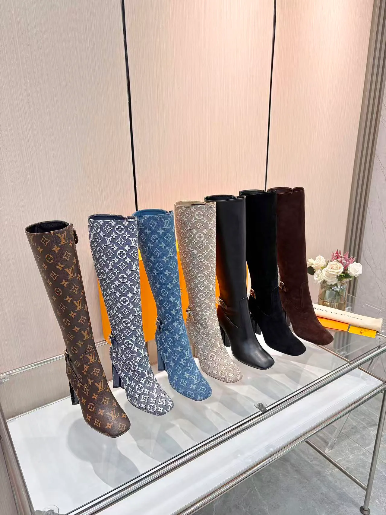 Сапоги Женские Louis Vuitton 19043392