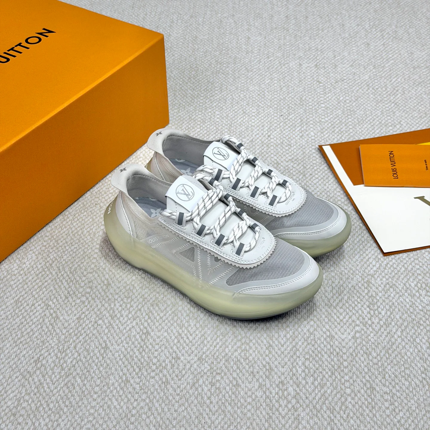 Кроссовки Женские Louis Vuitton 18265147