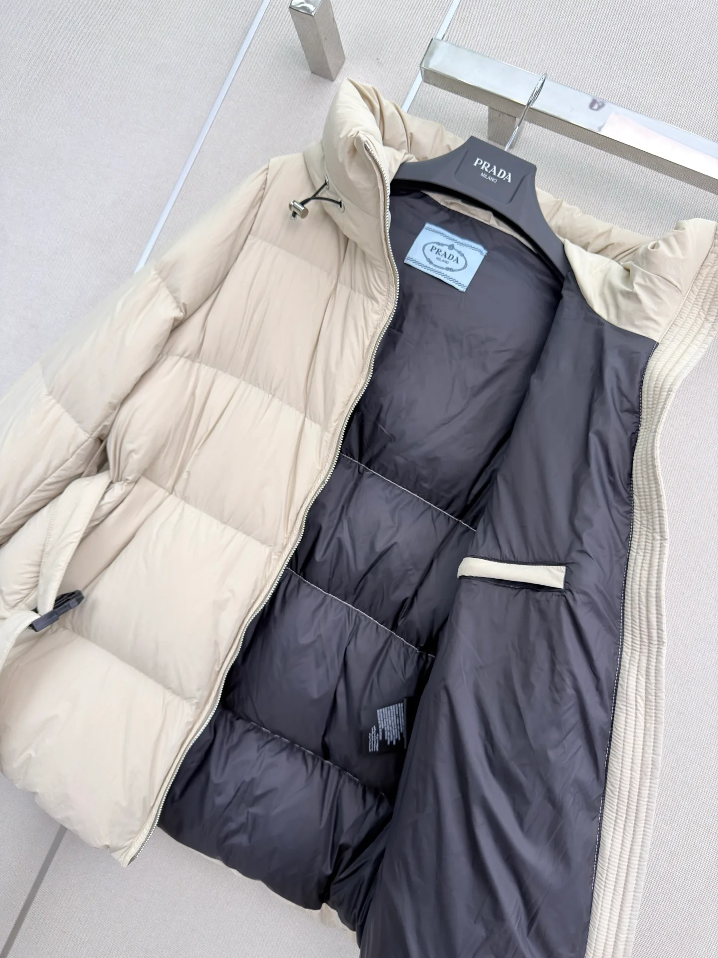 Куртки И Пуховики Женские Prada 18185800