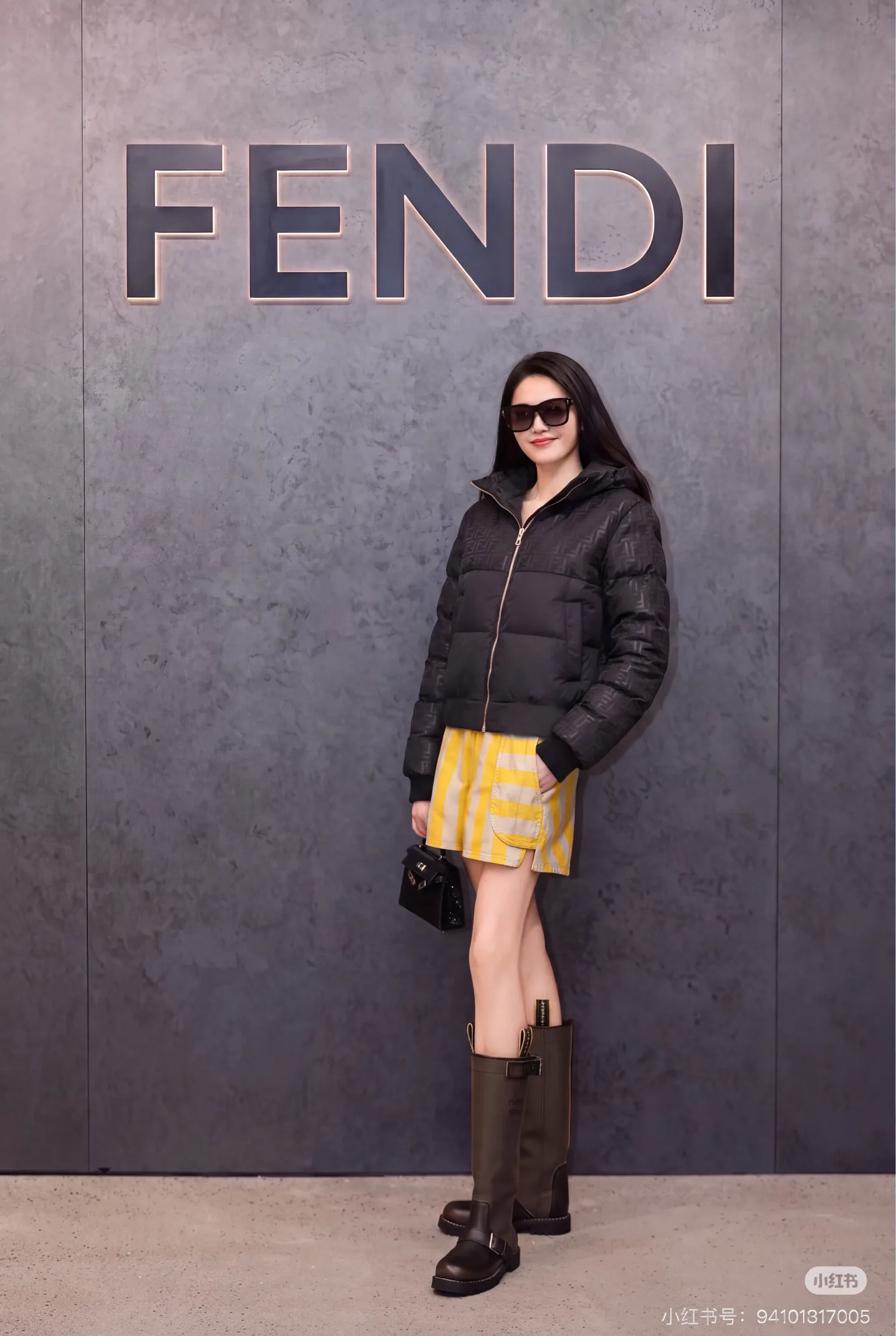 Куртки И Пуховики Женские Fendi 19588935