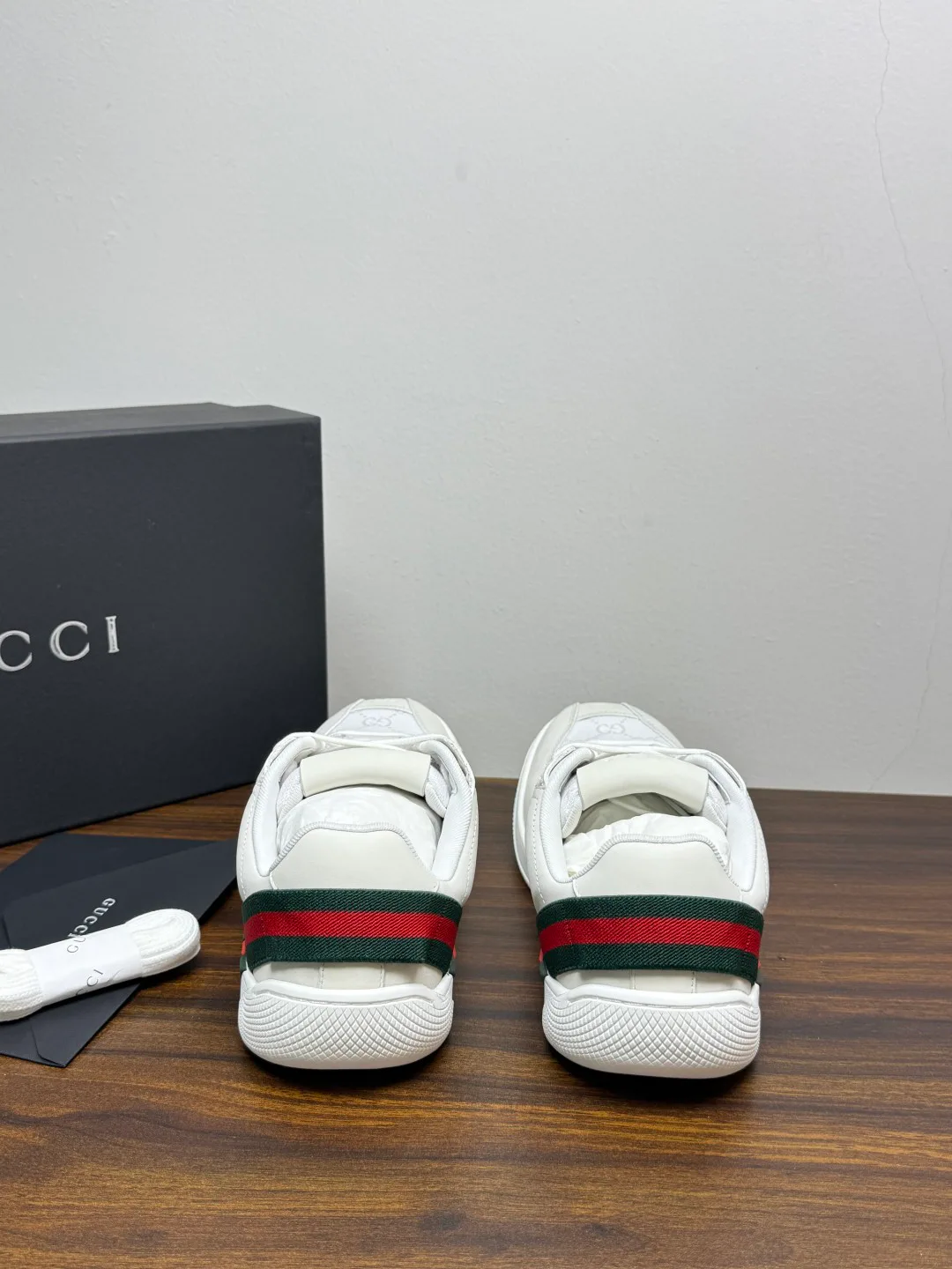Кроссовки Женские Gucci 18961386