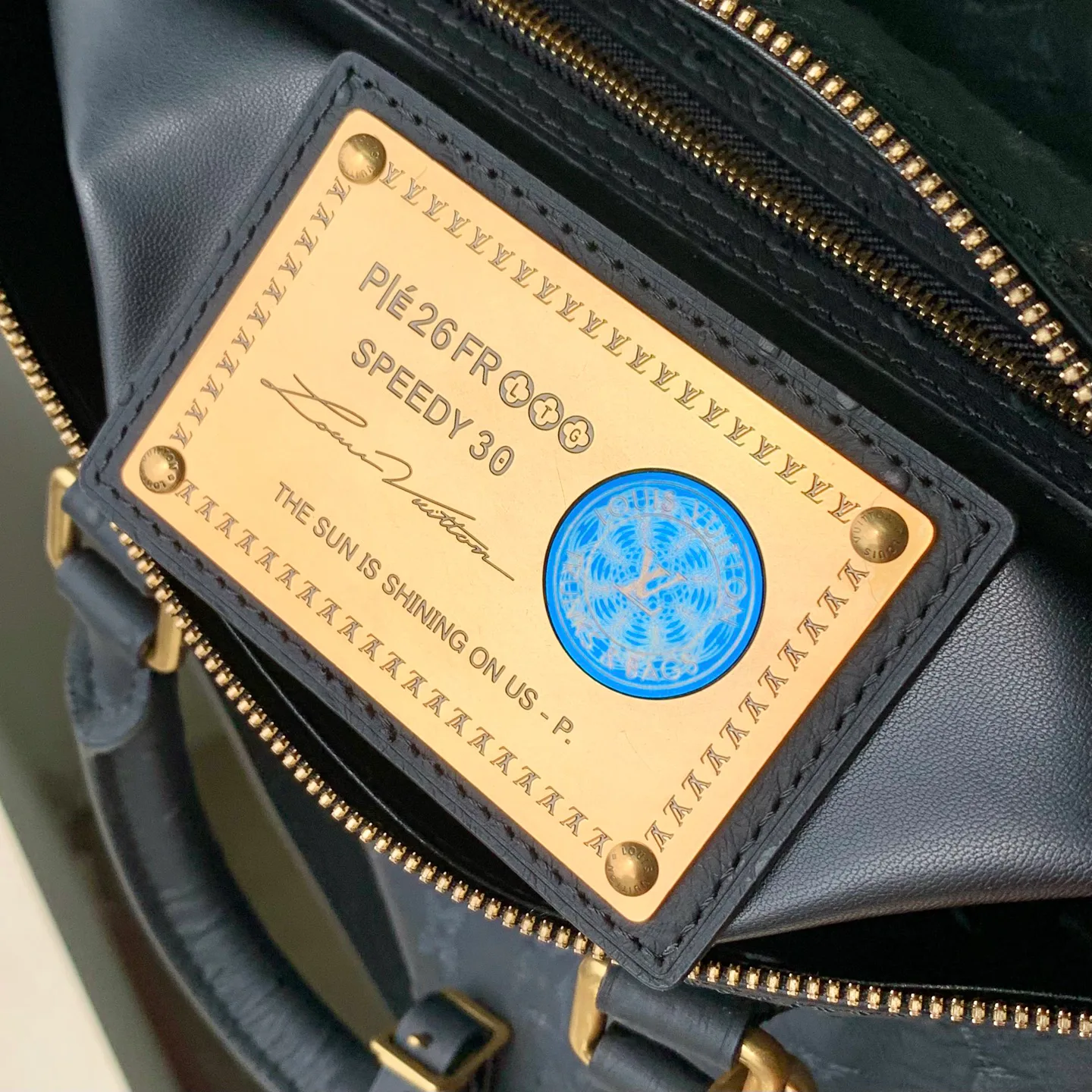 Классические Сумки Женские Louis Vuitton 18147440