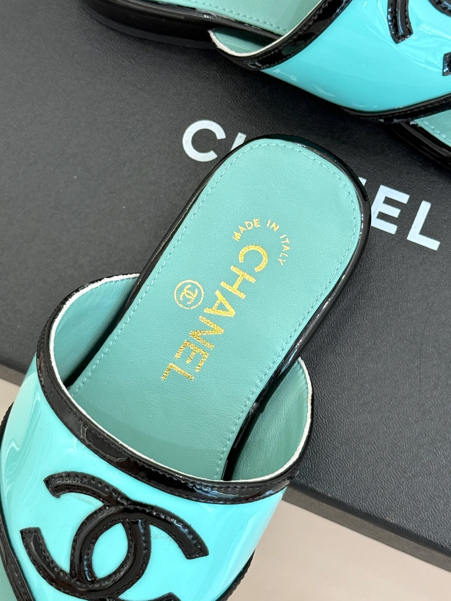 Шлепанцы Женские Chanel 17425293