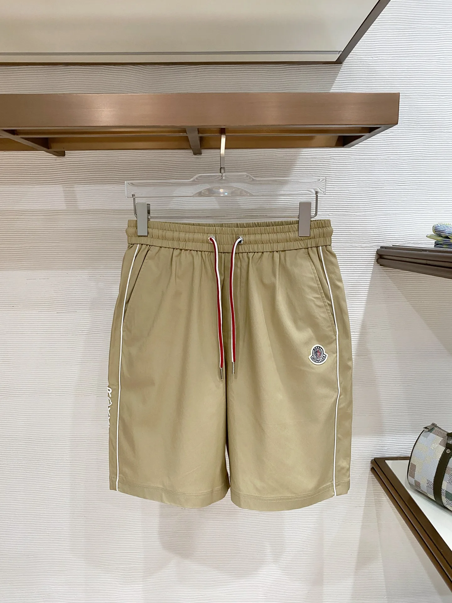 Шорты Женские Moncler 11584638