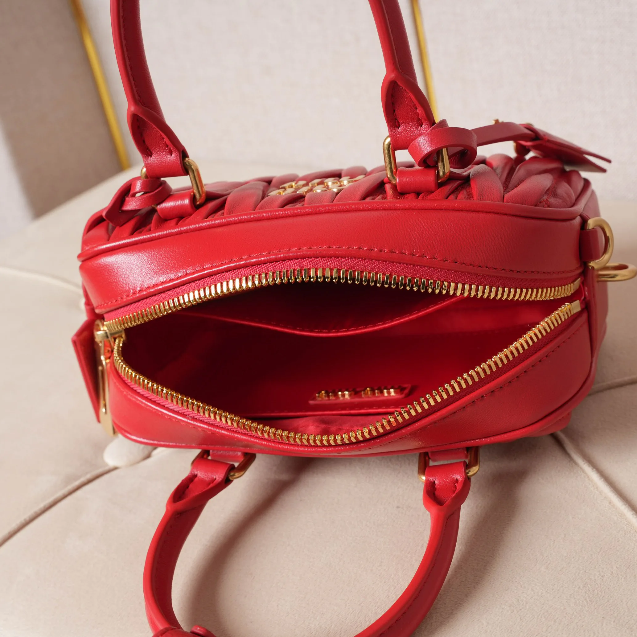 Классические Сумки Женские Miu Miu 11402740