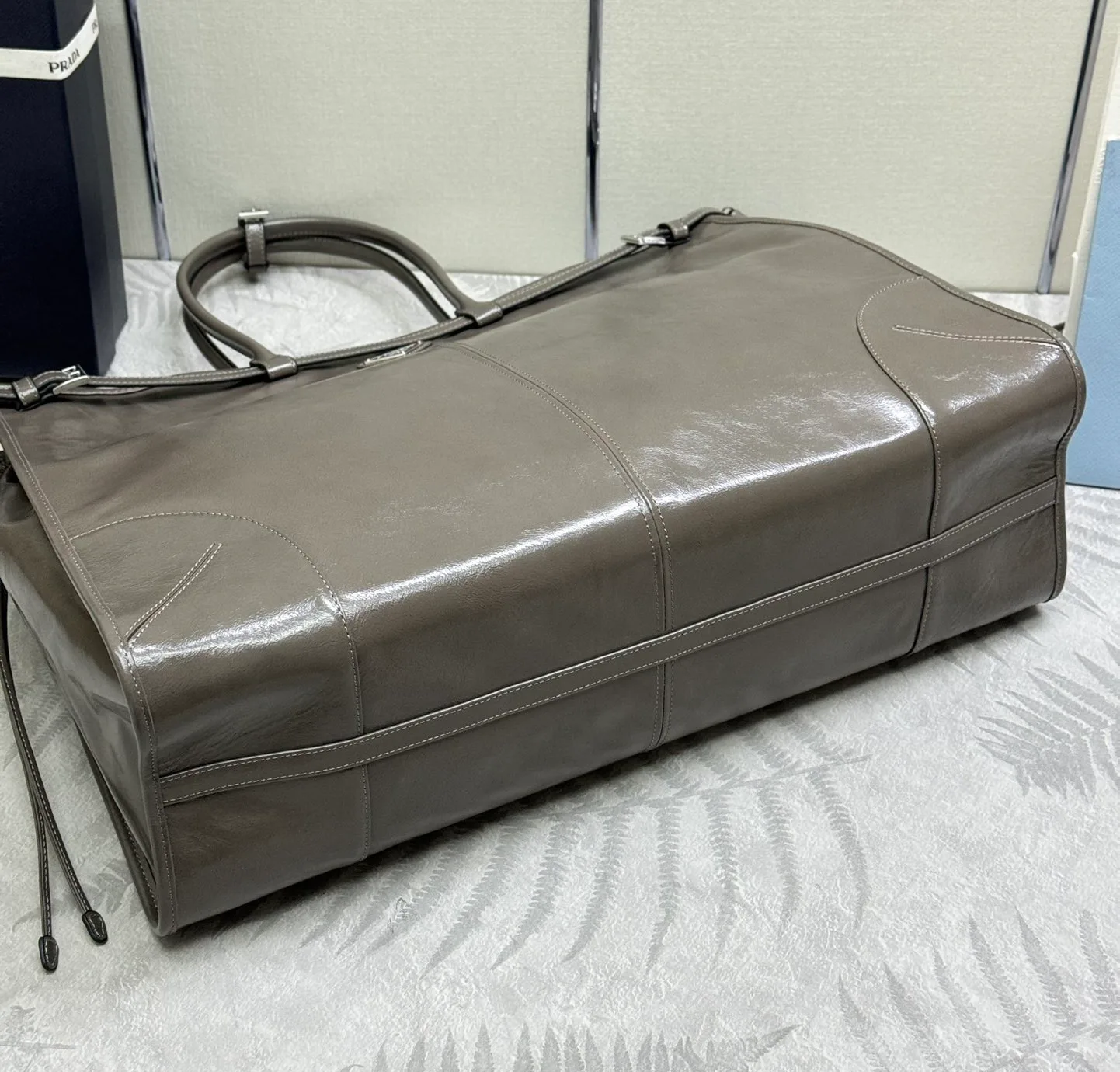 Классические Сумки Женские Prada 11462568