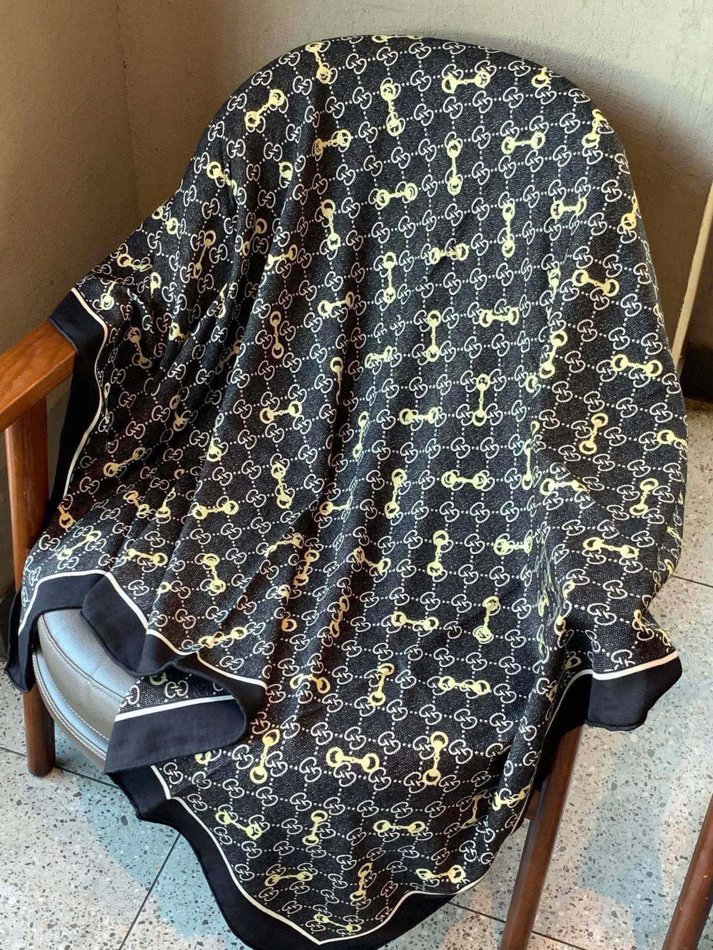 Шарфы Gucci 17543254