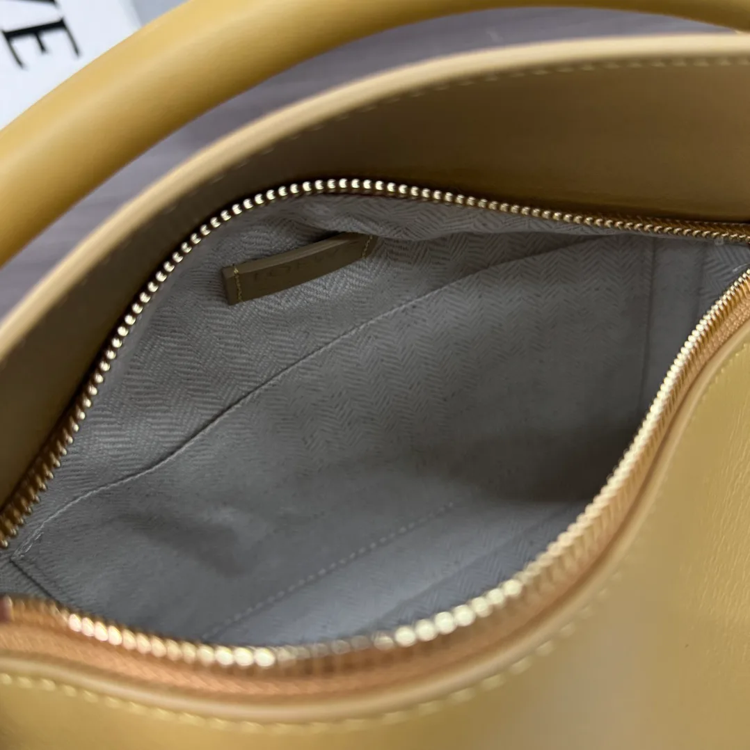 Классические Сумки Женские Loewe 11674669