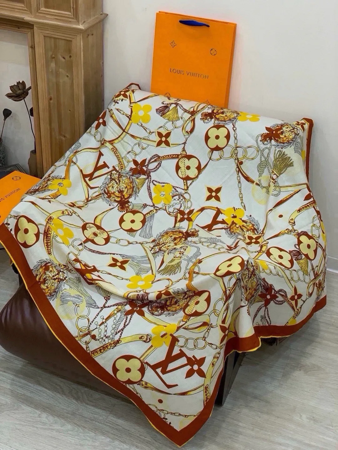 Платки Louis Vuitton 18675681