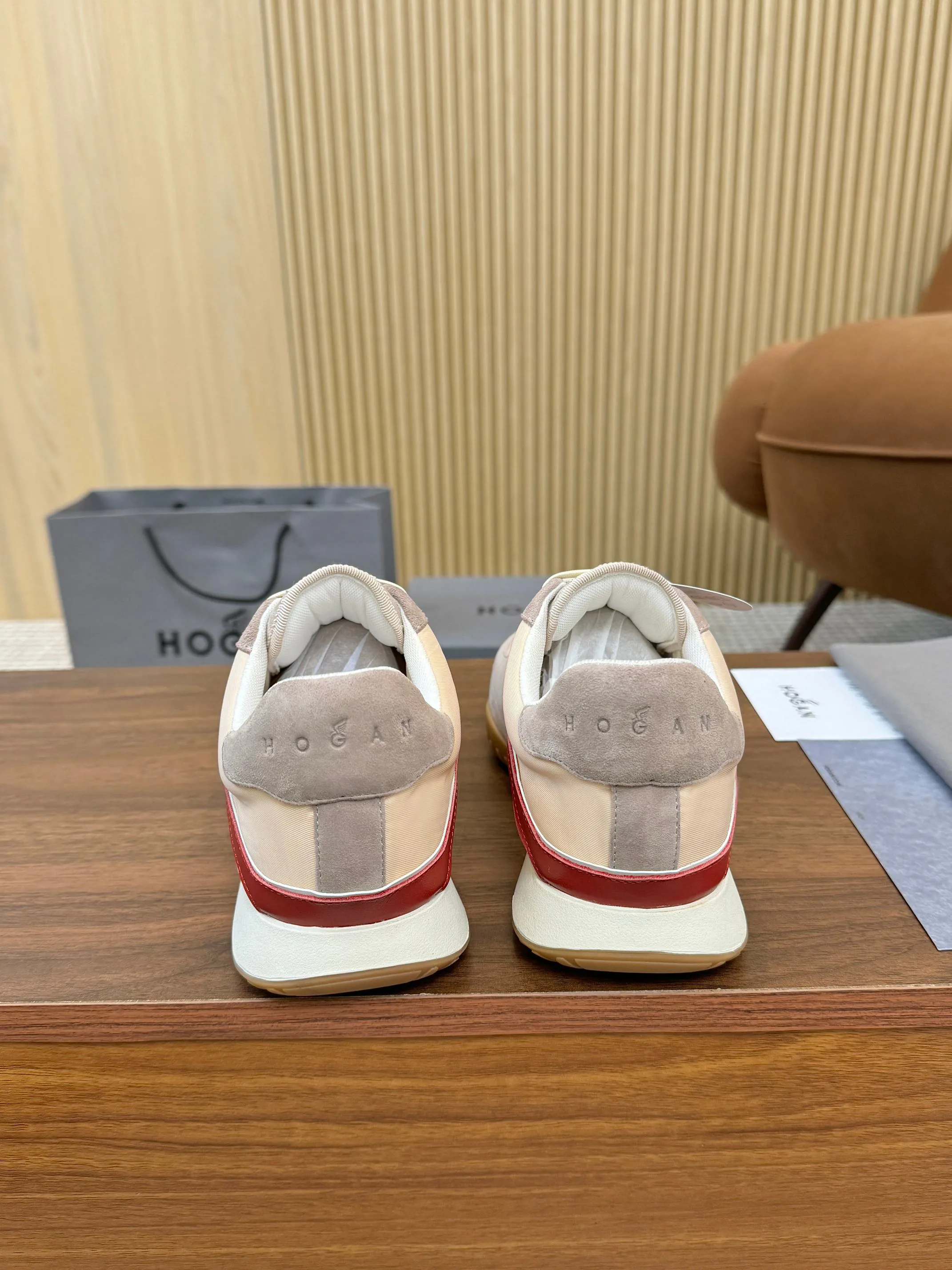 Кроссовки Женские Hogan 17182562