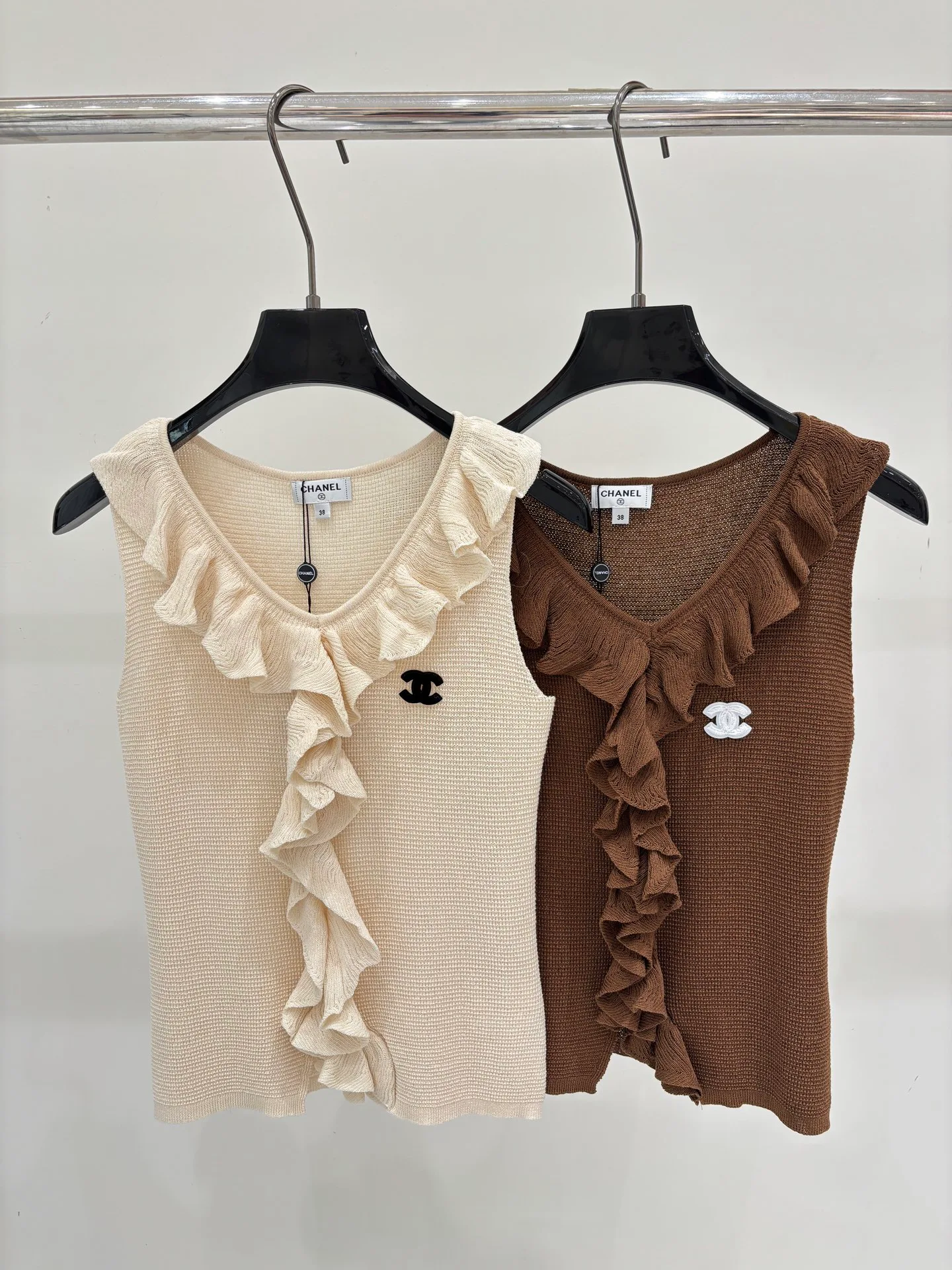 Жилеты Женские Chanel 17048973