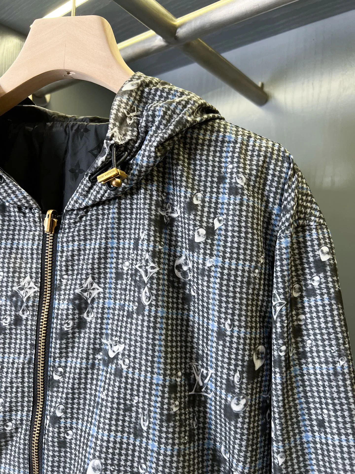 Куртки И Пуховики Женские Louis Vuitton 11595313