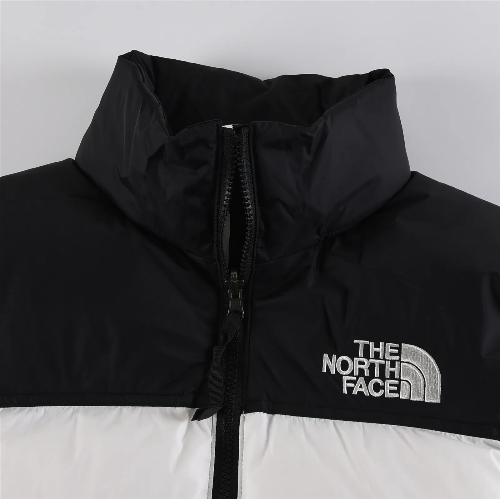 Жилеты Женские The North Face 19296966