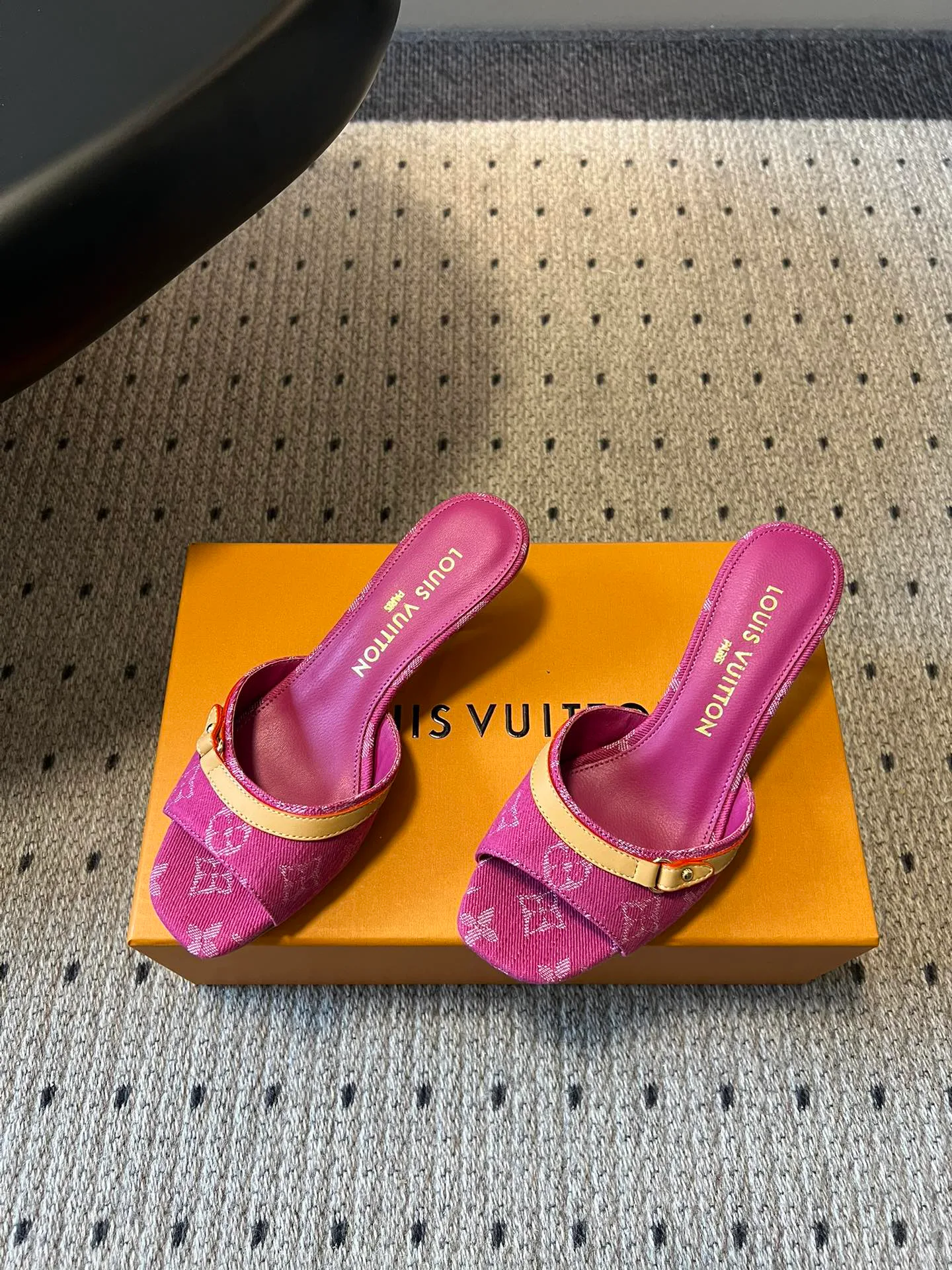 Босоножки Женские Louis Vuitton 11755091